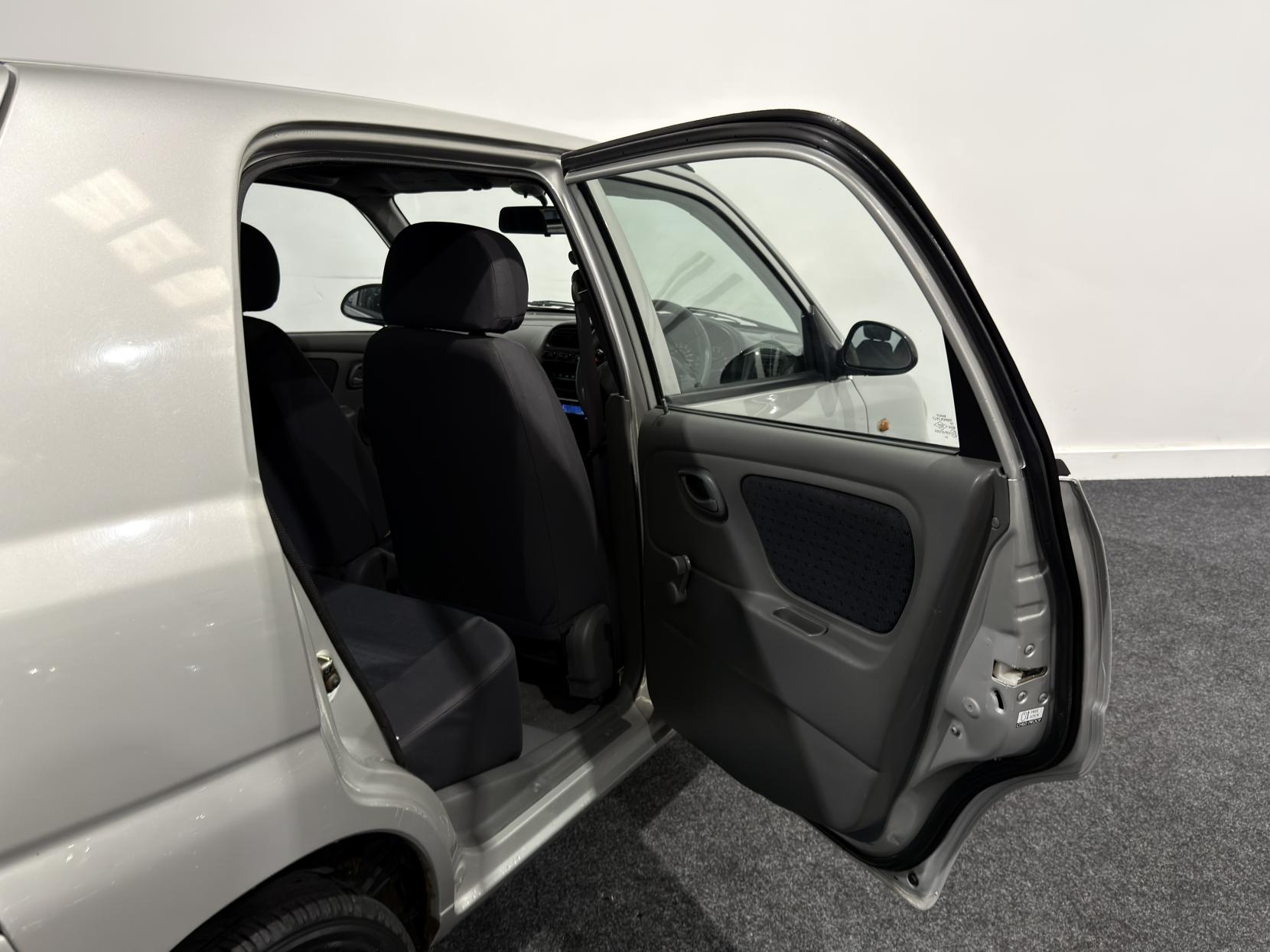 Suzuki Alto 1.1 GL Hatchback 5dr Petrol Manual (119 g/km, 61 bhp)