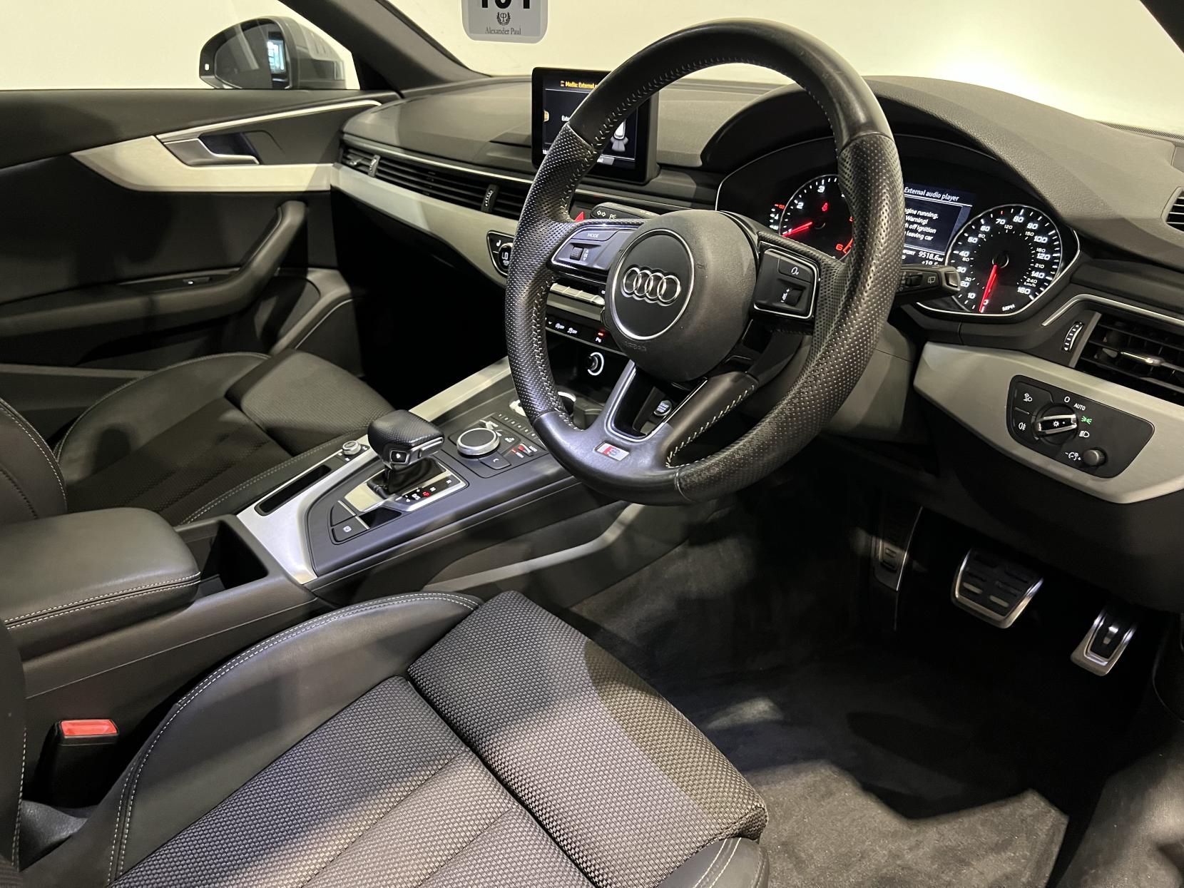 Audi A4 Avant 2.0 TDI S line Estate 5dr Diesel S Tronic Euro 6 (s/s) (150 ps)