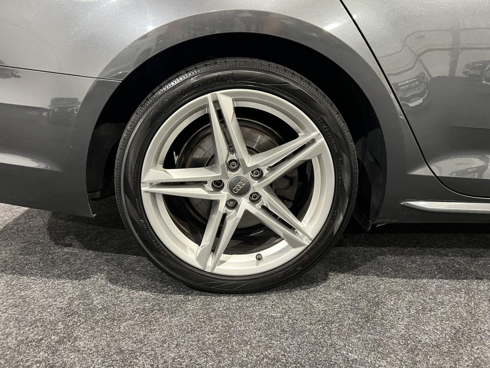 Audi A4 Avant 2.0 TDI S line Estate 5dr Diesel S Tronic Euro 6 (s/s) (150 ps)