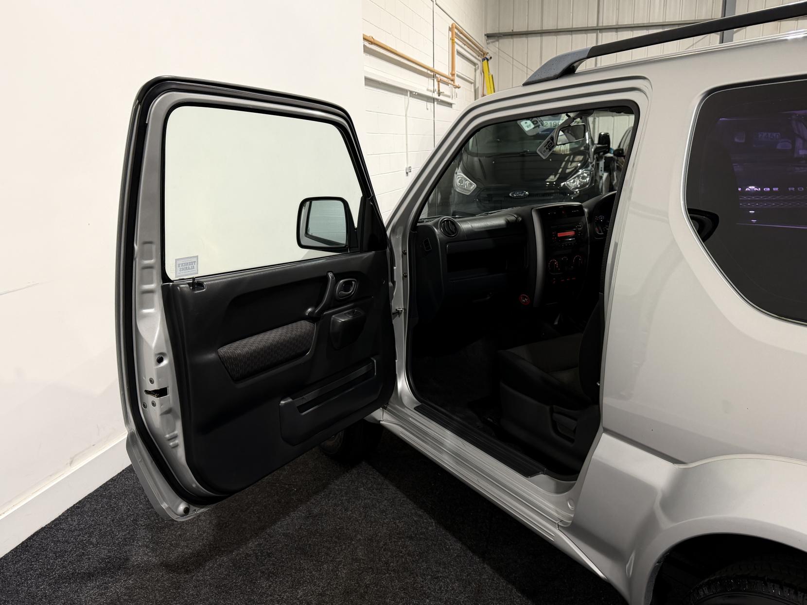 Suzuki Jimny 1.3 JLX SUV 3dr Petrol Manual (174 g/km, 83 bhp)