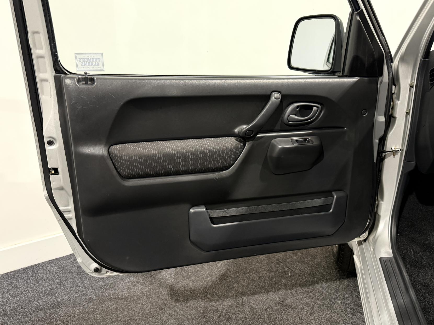 Suzuki Jimny 1.3 JLX SUV 3dr Petrol Manual (174 g/km, 83 bhp)