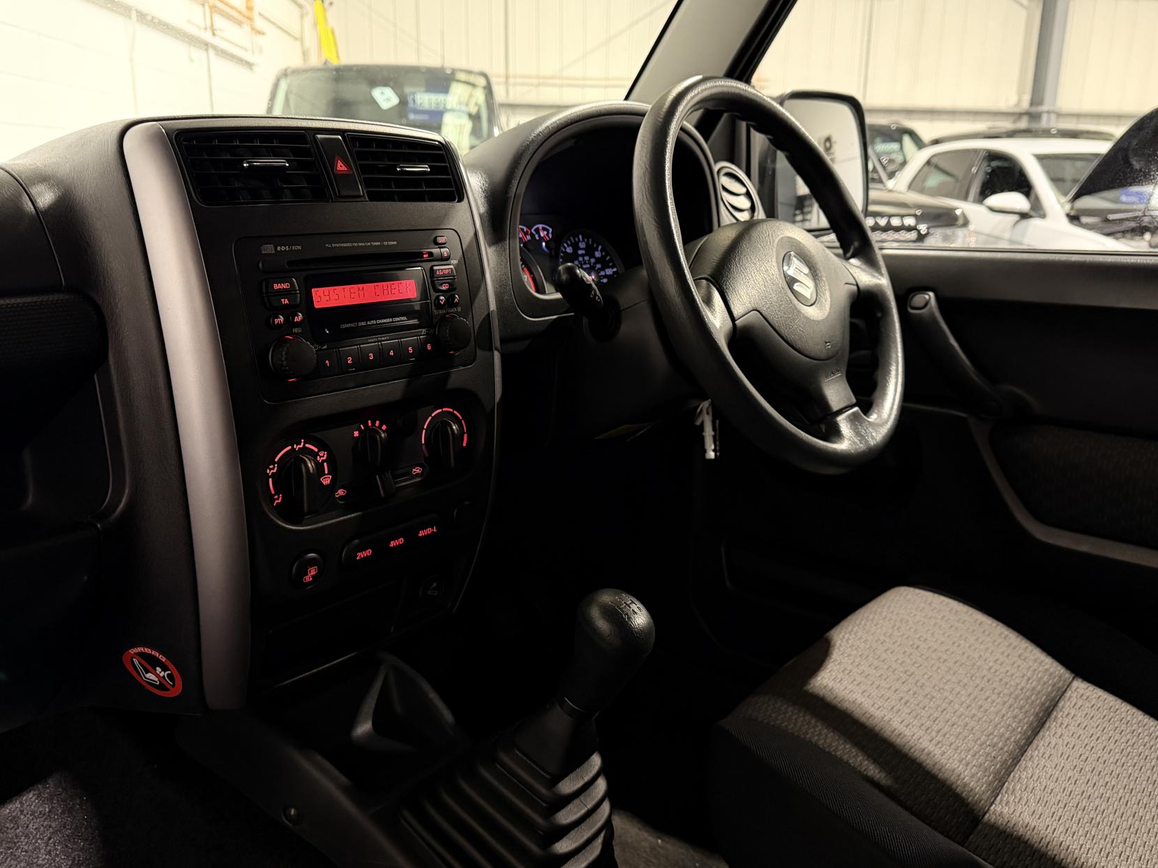 Suzuki Jimny 1.3 JLX SUV 3dr Petrol Manual (174 g/km, 83 bhp)