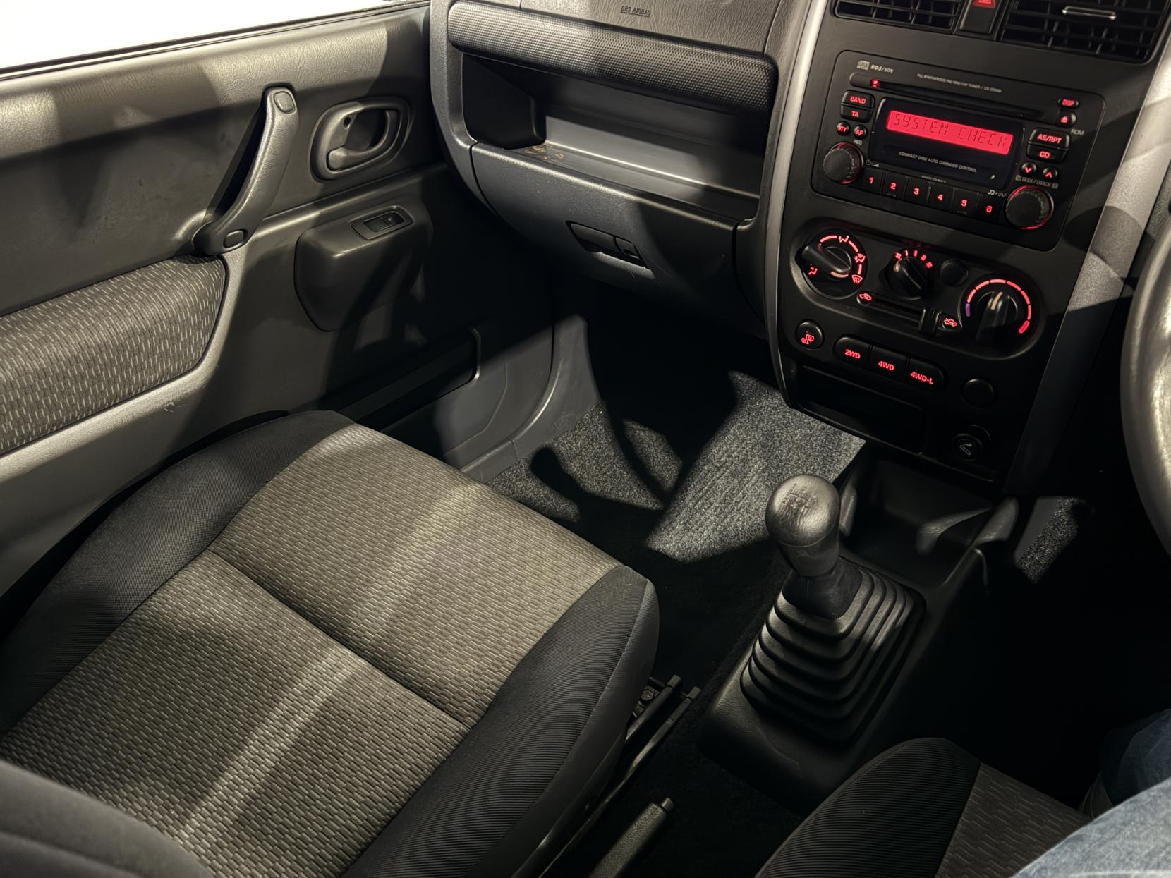 Suzuki Jimny 1.3 JLX SUV 3dr Petrol Manual (174 g/km, 83 bhp)