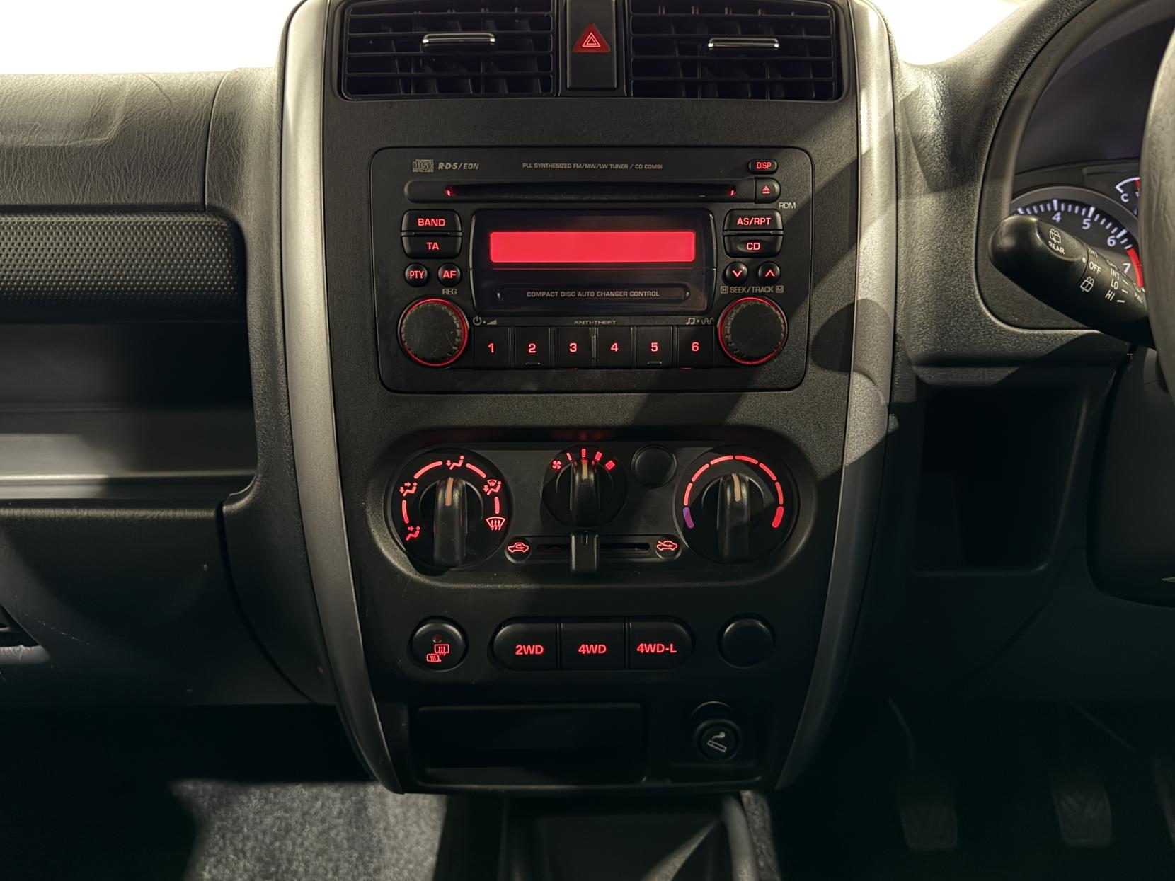 Suzuki Jimny 1.3 JLX SUV 3dr Petrol Manual (174 g/km, 83 bhp)