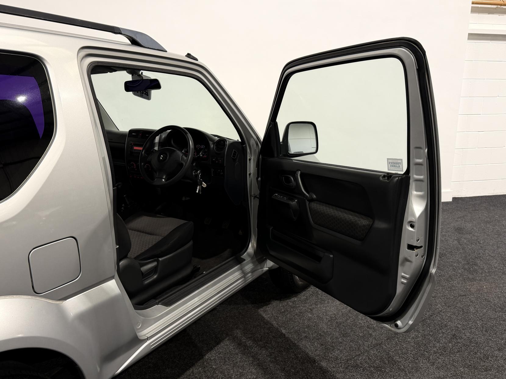 Suzuki Jimny 1.3 JLX SUV 3dr Petrol Manual (174 g/km, 83 bhp)