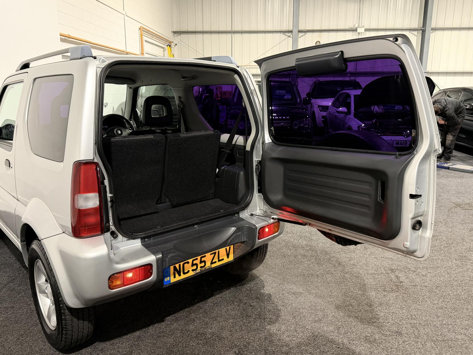 Suzuki Jimny 1.3 JLX SUV 3dr Petrol Manual (174 g/km, 83 bhp)