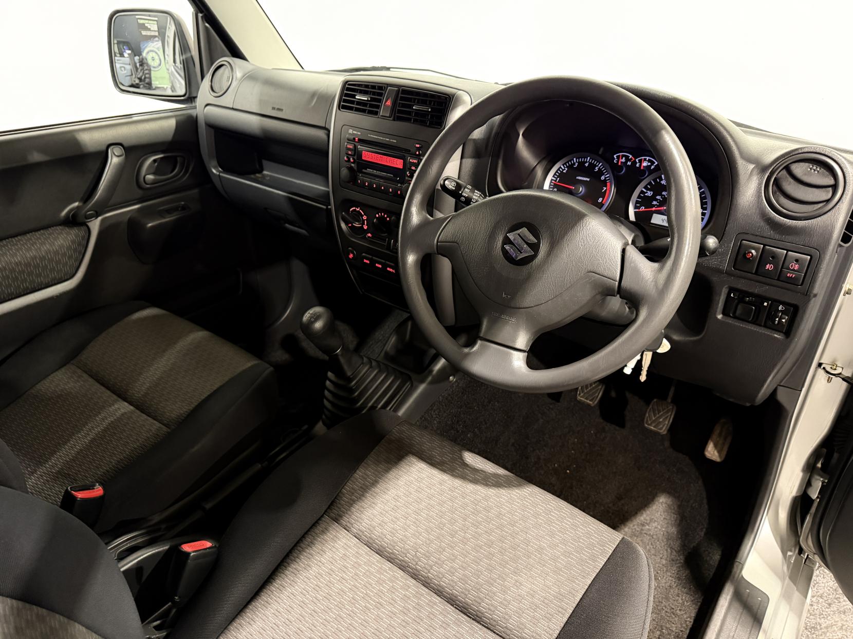 Suzuki Jimny 1.3 JLX SUV 3dr Petrol Manual (174 g/km, 83 bhp)