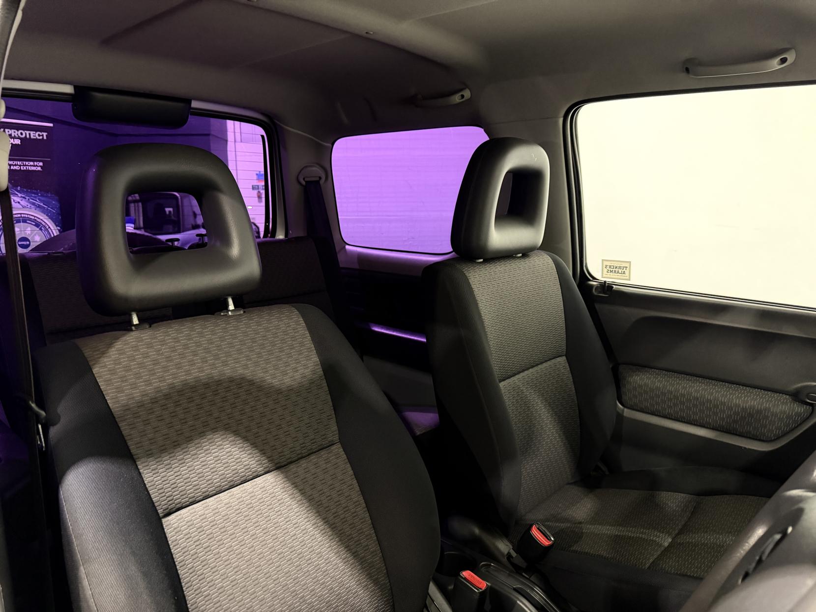 Suzuki Jimny 1.3 JLX SUV 3dr Petrol Manual (174 g/km, 83 bhp)