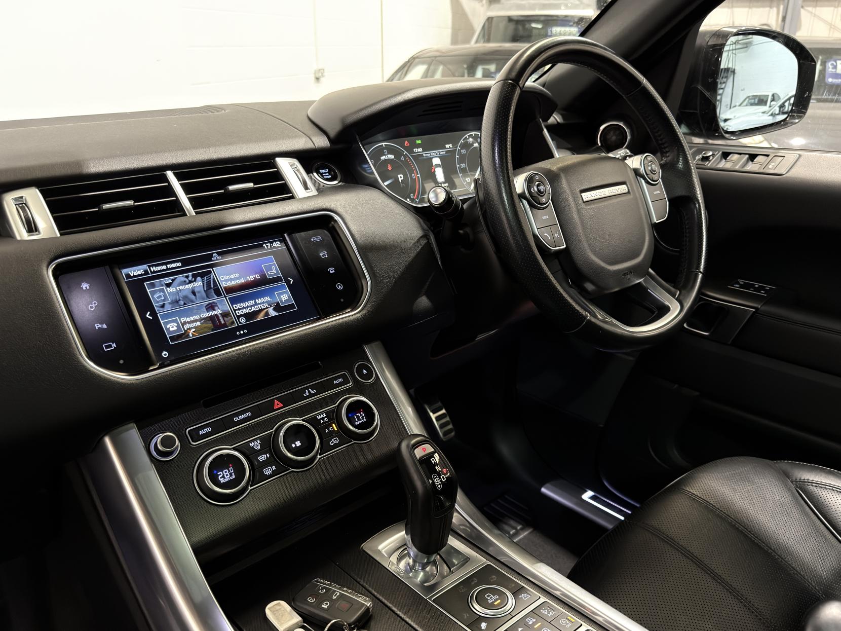 Land Rover Range Rover Sport 3.0 SD V6 HSE Dynamic SUV 5dr Diesel Auto 4WD Euro 6 (s/s) (306 ps)
