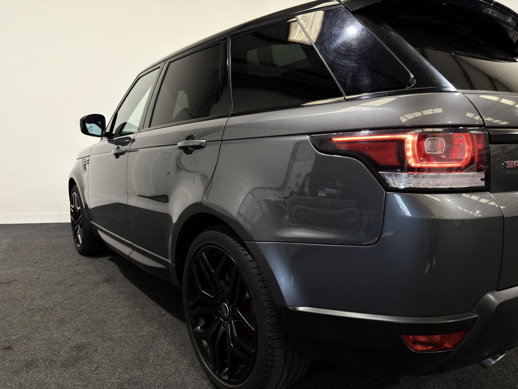 Land Rover Range Rover Sport 3.0 SD V6 HSE Dynamic SUV 5dr Diesel Auto 4WD Euro 6 (s/s) (306 ps)