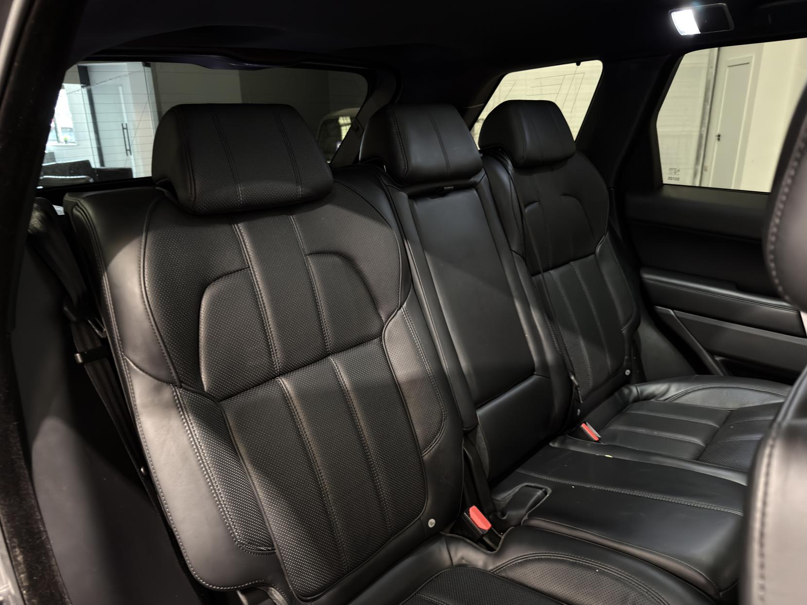 Land Rover Range Rover Sport 3.0 SD V6 HSE Dynamic SUV 5dr Diesel Auto 4WD Euro 6 (s/s) (306 ps)