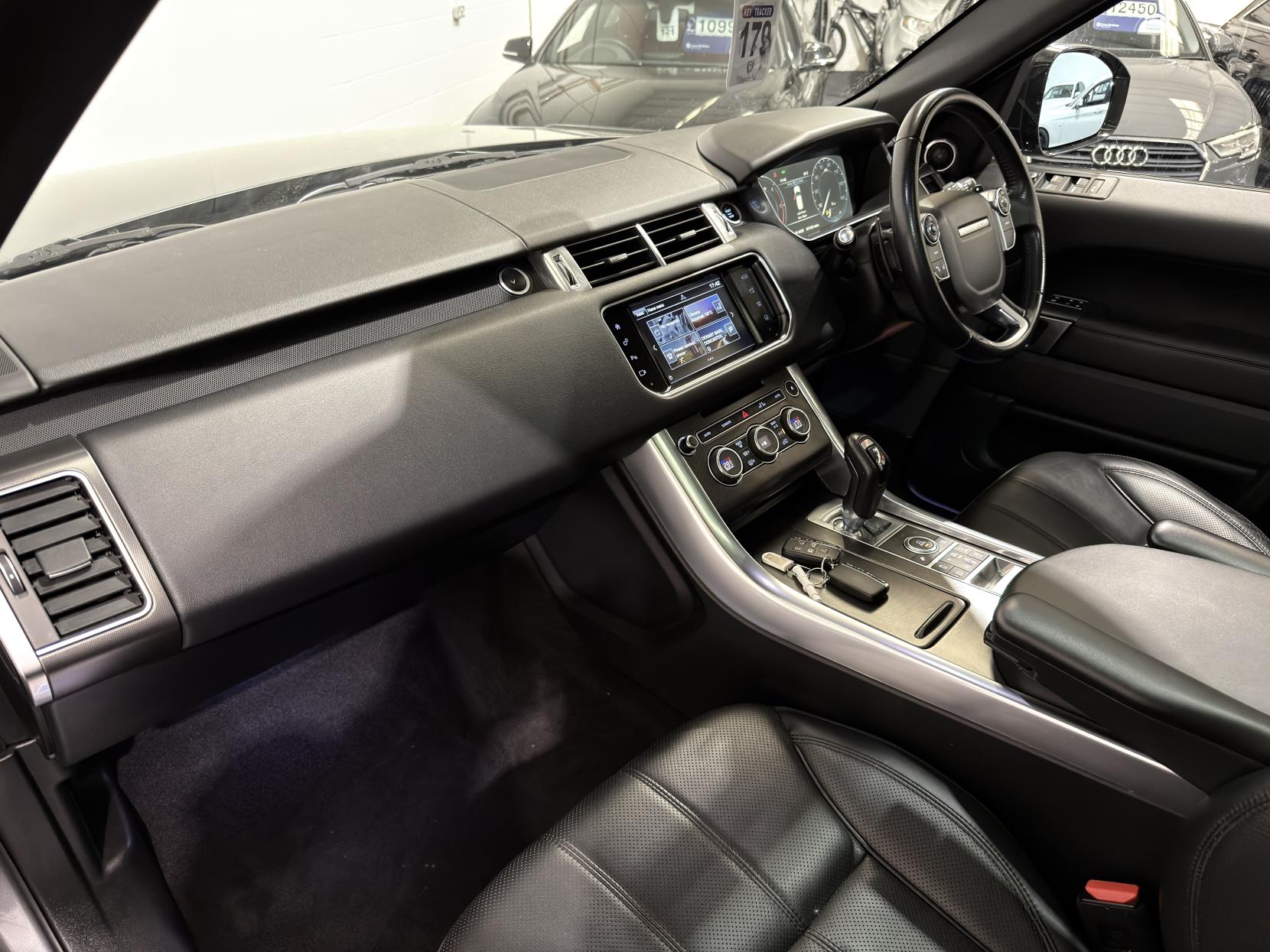 Land Rover Range Rover Sport 3.0 SD V6 HSE Dynamic SUV 5dr Diesel Auto 4WD Euro 6 (s/s) (306 ps)