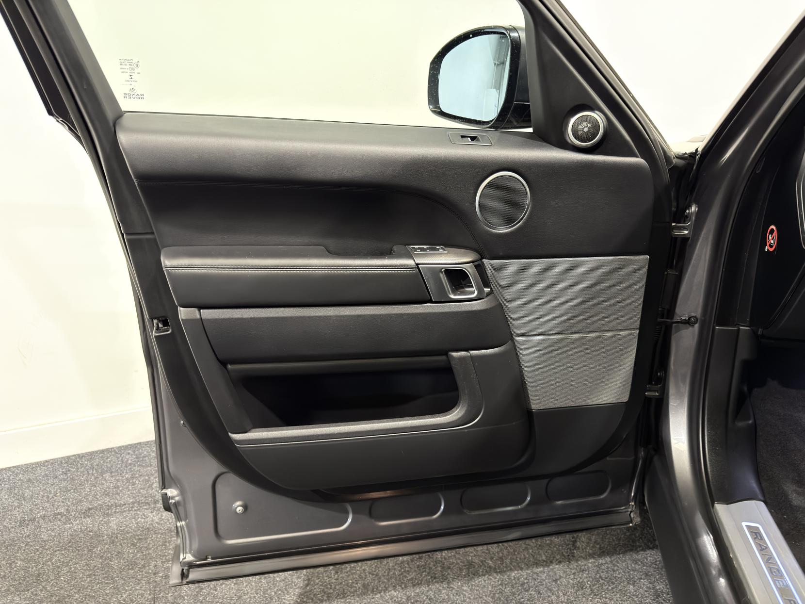Land Rover Range Rover Sport 3.0 SD V6 HSE Dynamic SUV 5dr Diesel Auto 4WD Euro 6 (s/s) (306 ps)