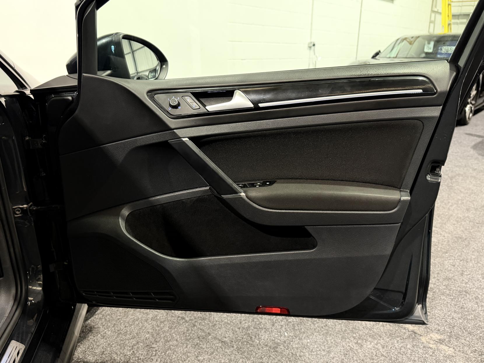 Volkswagen Golf 2.0 TDI BlueMotion Tech GTD Hatchback 5dr Diesel Manual Euro 6 (s/s) (184 ps)