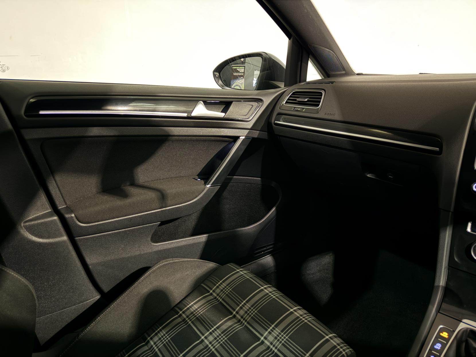 Volkswagen Golf 2.0 TDI BlueMotion Tech GTD Hatchback 5dr Diesel Manual Euro 6 (s/s) (184 ps)