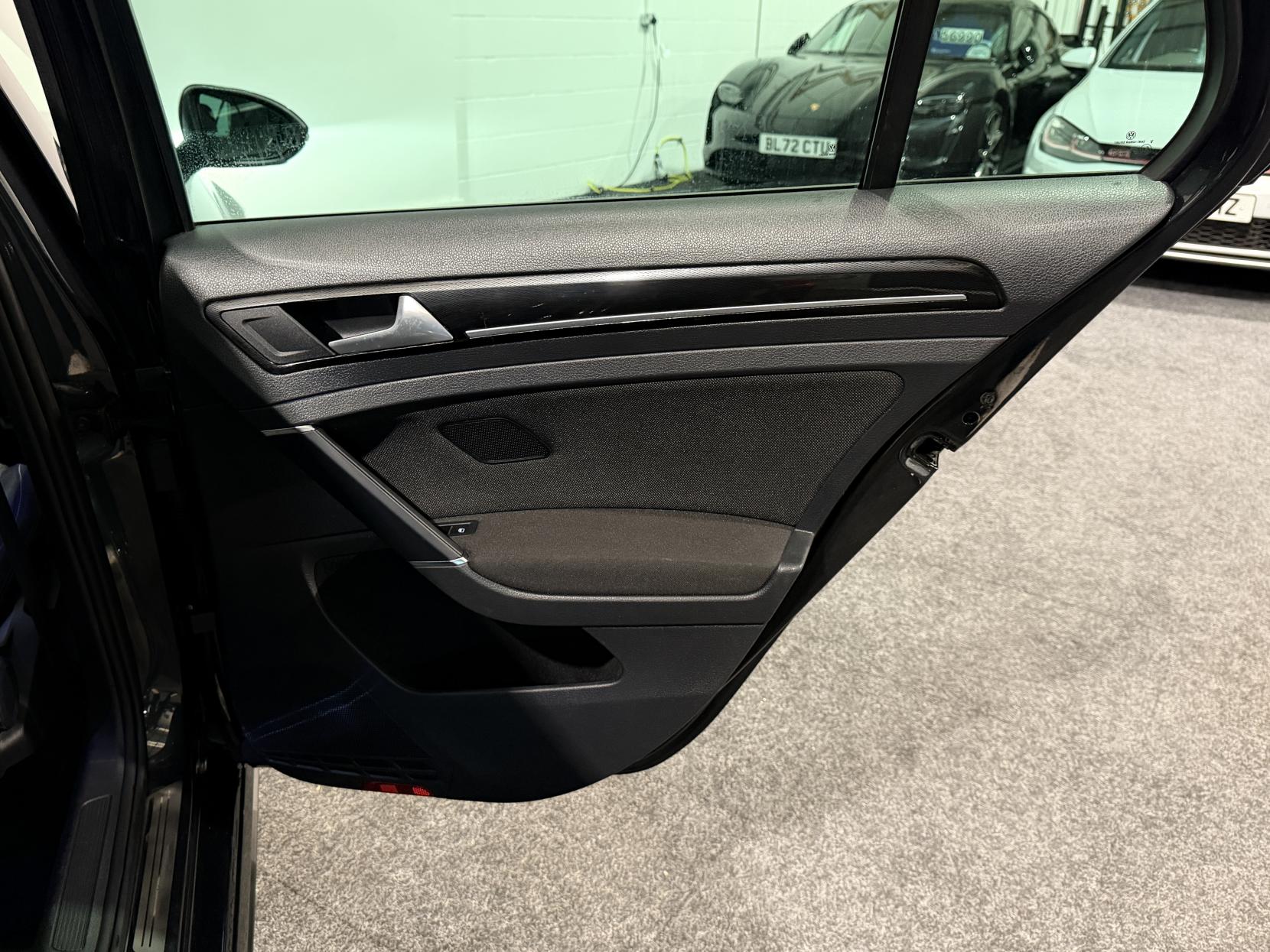 Volkswagen Golf 2.0 TDI BlueMotion Tech GTD Hatchback 5dr Diesel Manual Euro 6 (s/s) (184 ps)