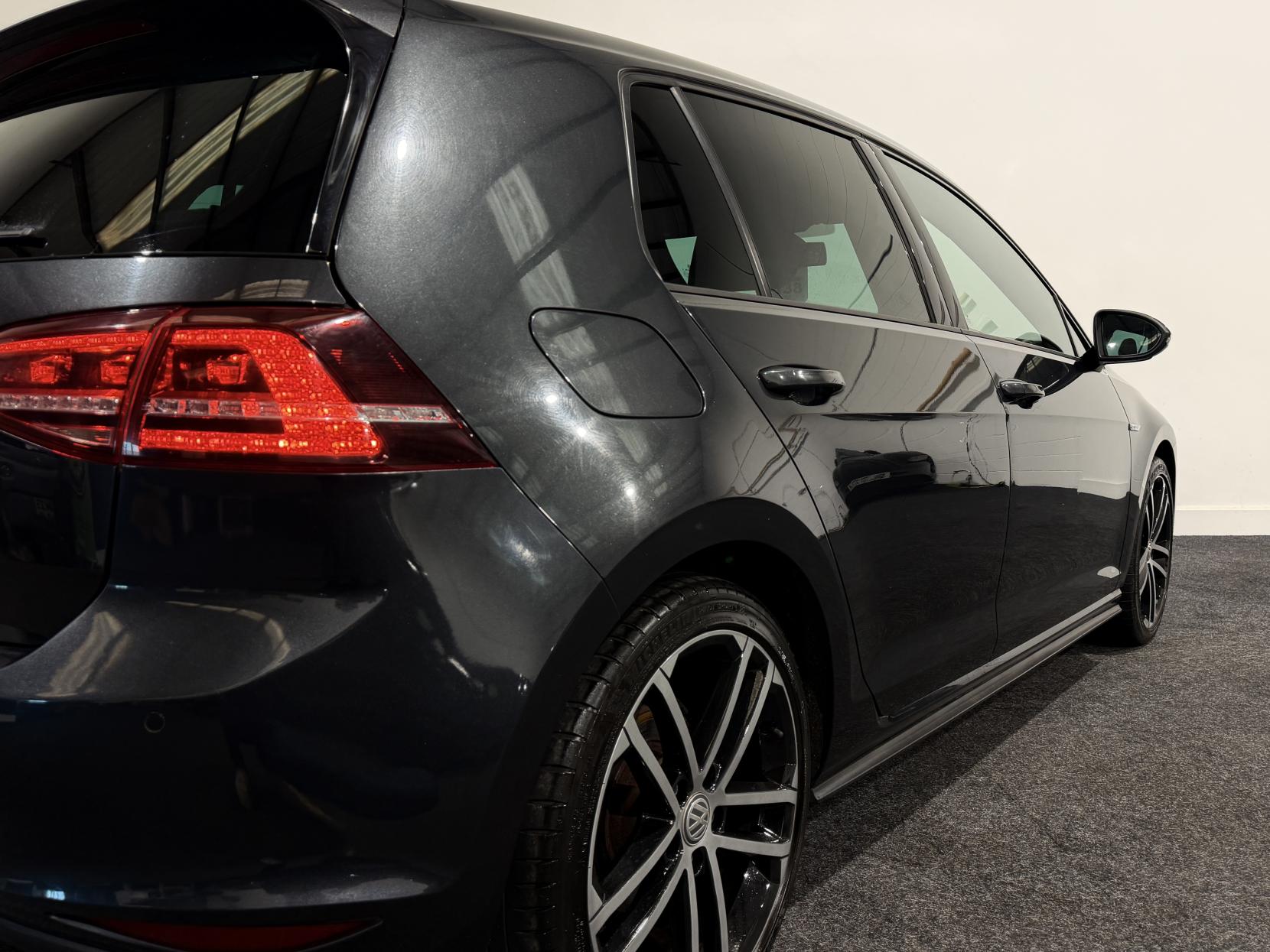 Volkswagen Golf 2.0 TDI BlueMotion Tech GTD Hatchback 5dr Diesel Manual Euro 6 (s/s) (184 ps)