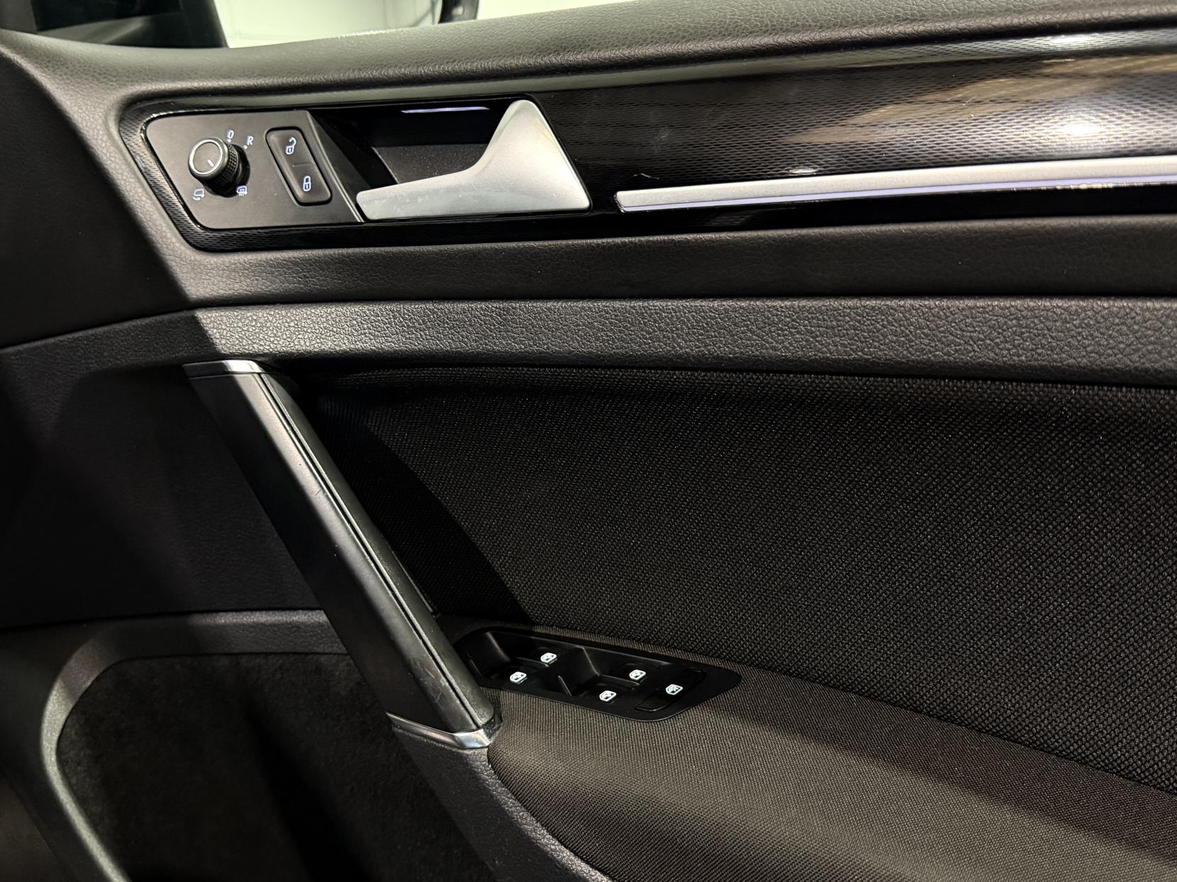 Volkswagen Golf 2.0 TDI BlueMotion Tech GTD Hatchback 5dr Diesel Manual Euro 6 (s/s) (184 ps)