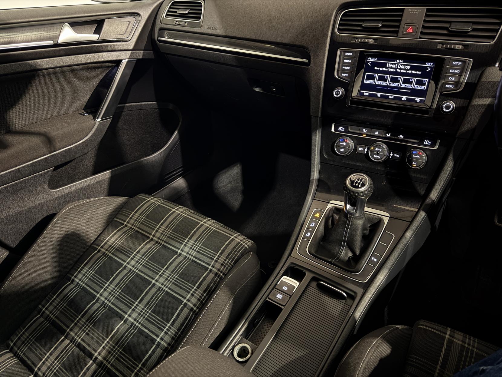 Volkswagen Golf 2.0 TDI BlueMotion Tech GTD Hatchback 5dr Diesel Manual Euro 6 (s/s) (184 ps)