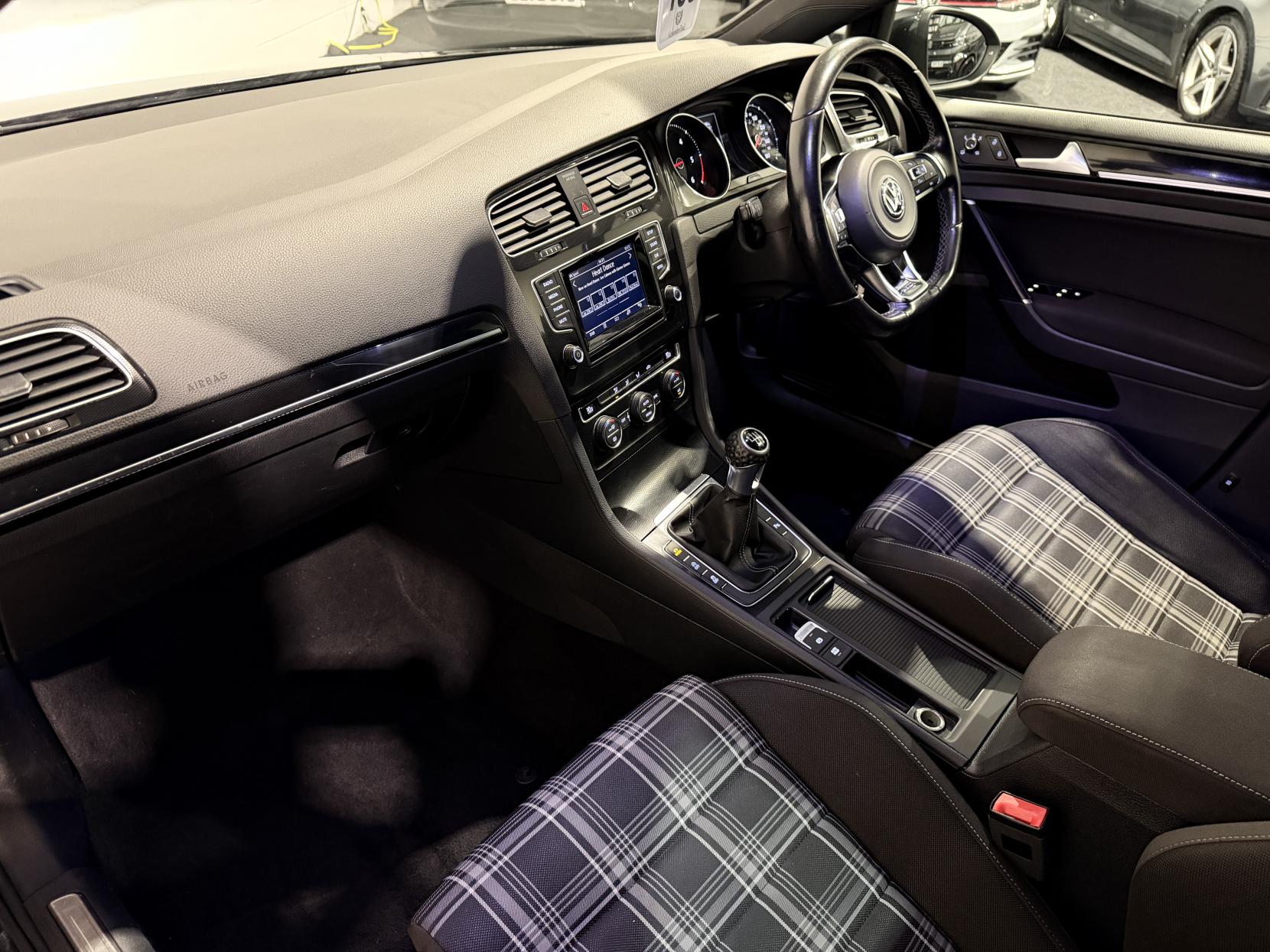 Volkswagen Golf 2.0 TDI BlueMotion Tech GTD Hatchback 5dr Diesel Manual Euro 6 (s/s) (184 ps)