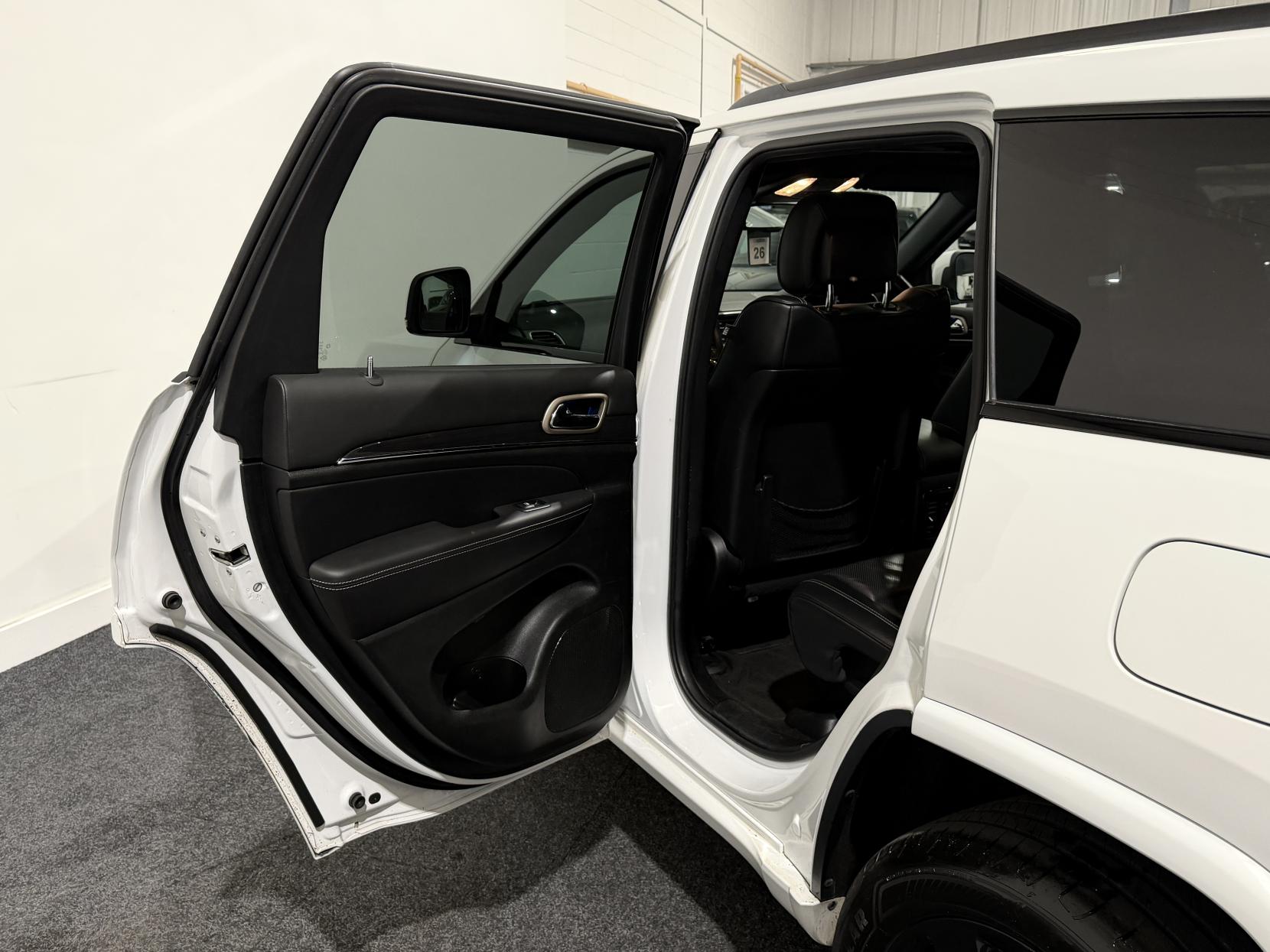 Jeep Grand Cherokee 3.0 V6 CRD Overland SUV 5dr Diesel Auto 4WD Euro 5 (247 bhp)