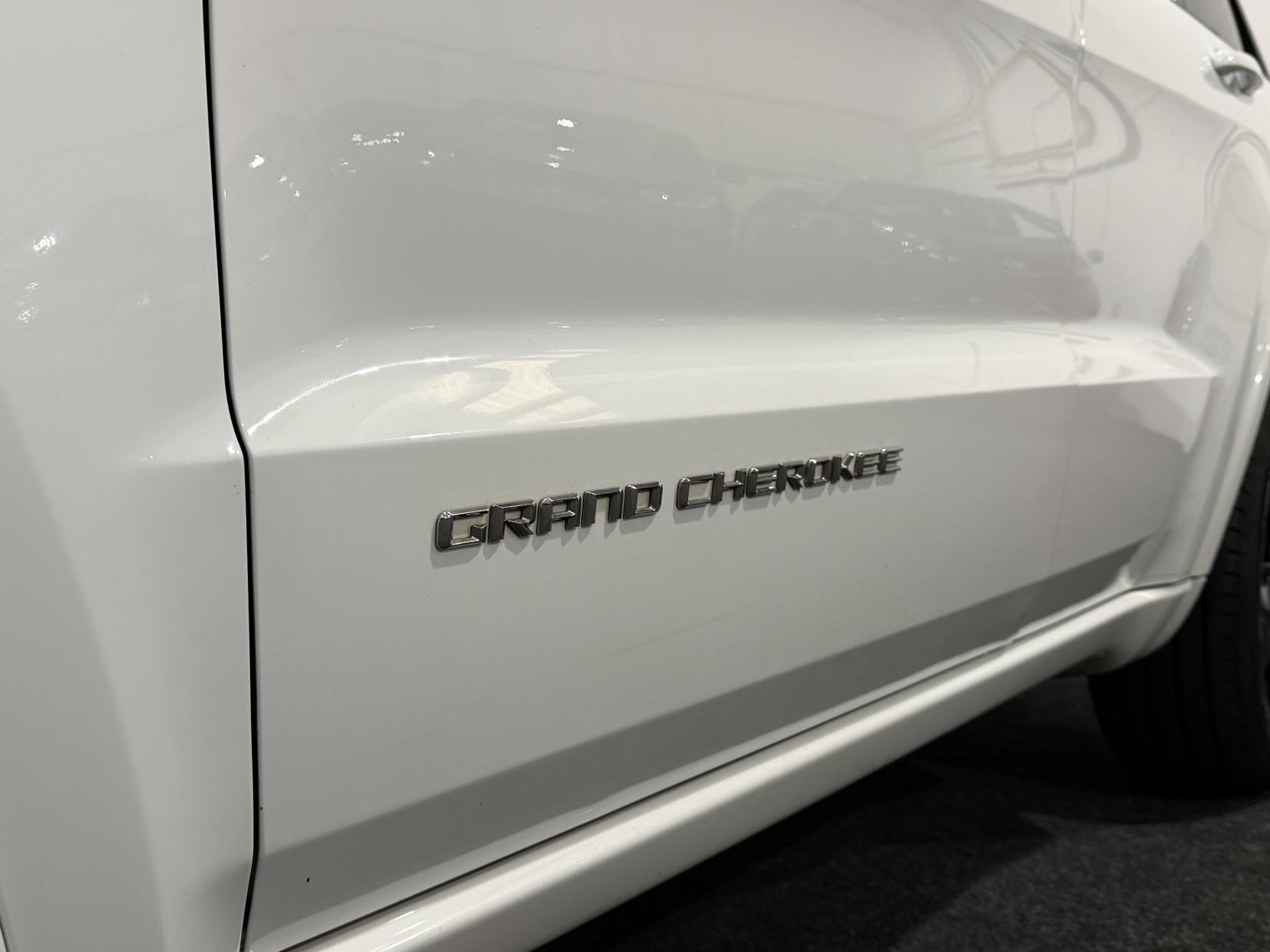 Jeep Grand Cherokee 3.0 V6 CRD Overland SUV 5dr Diesel Auto 4WD Euro 5 (247 bhp)