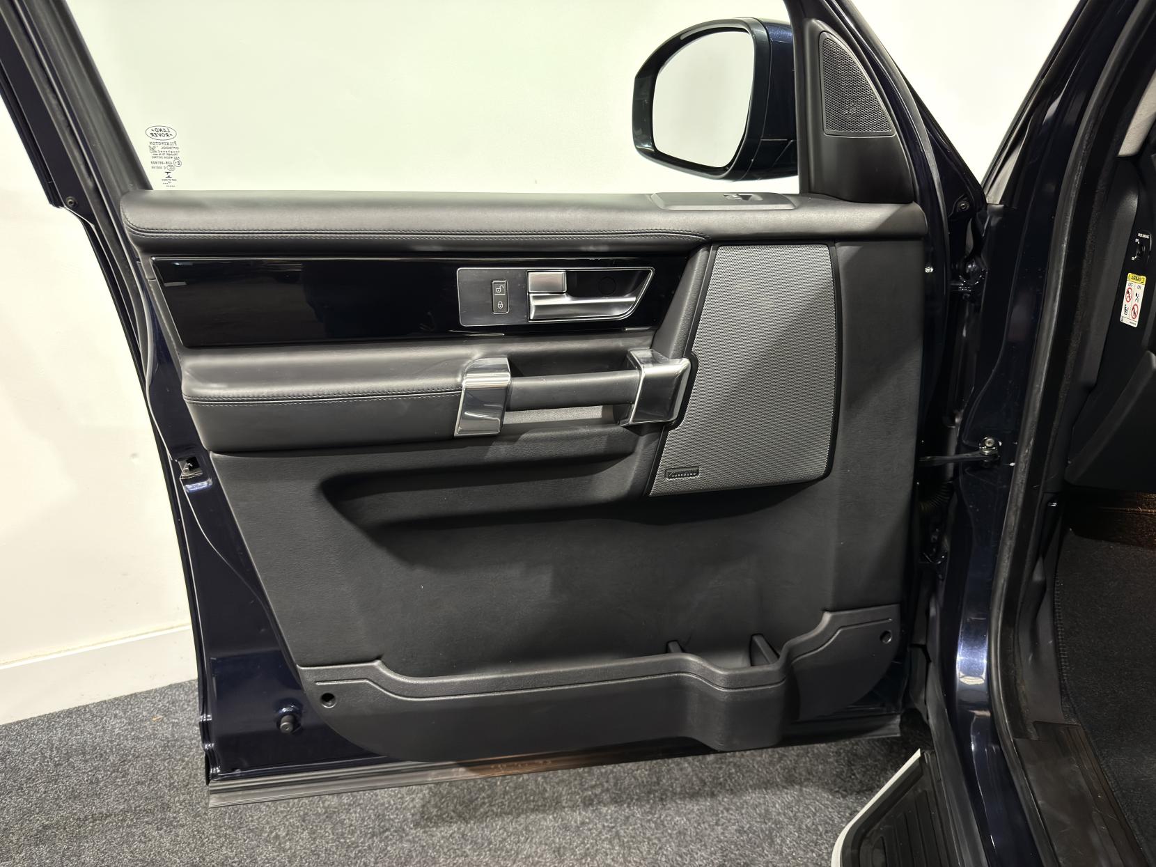 Land Rover Discovery 4 3.0 SD V6 HSE Luxury SUV 5dr Diesel Auto 4WD Euro 6 (s/s) (256 bhp)