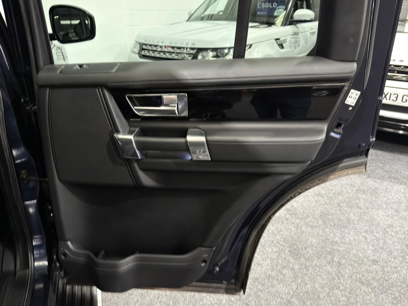 Land Rover Discovery 4 3.0 SD V6 HSE Luxury SUV 5dr Diesel Auto 4WD Euro 6 (s/s) (256 bhp)