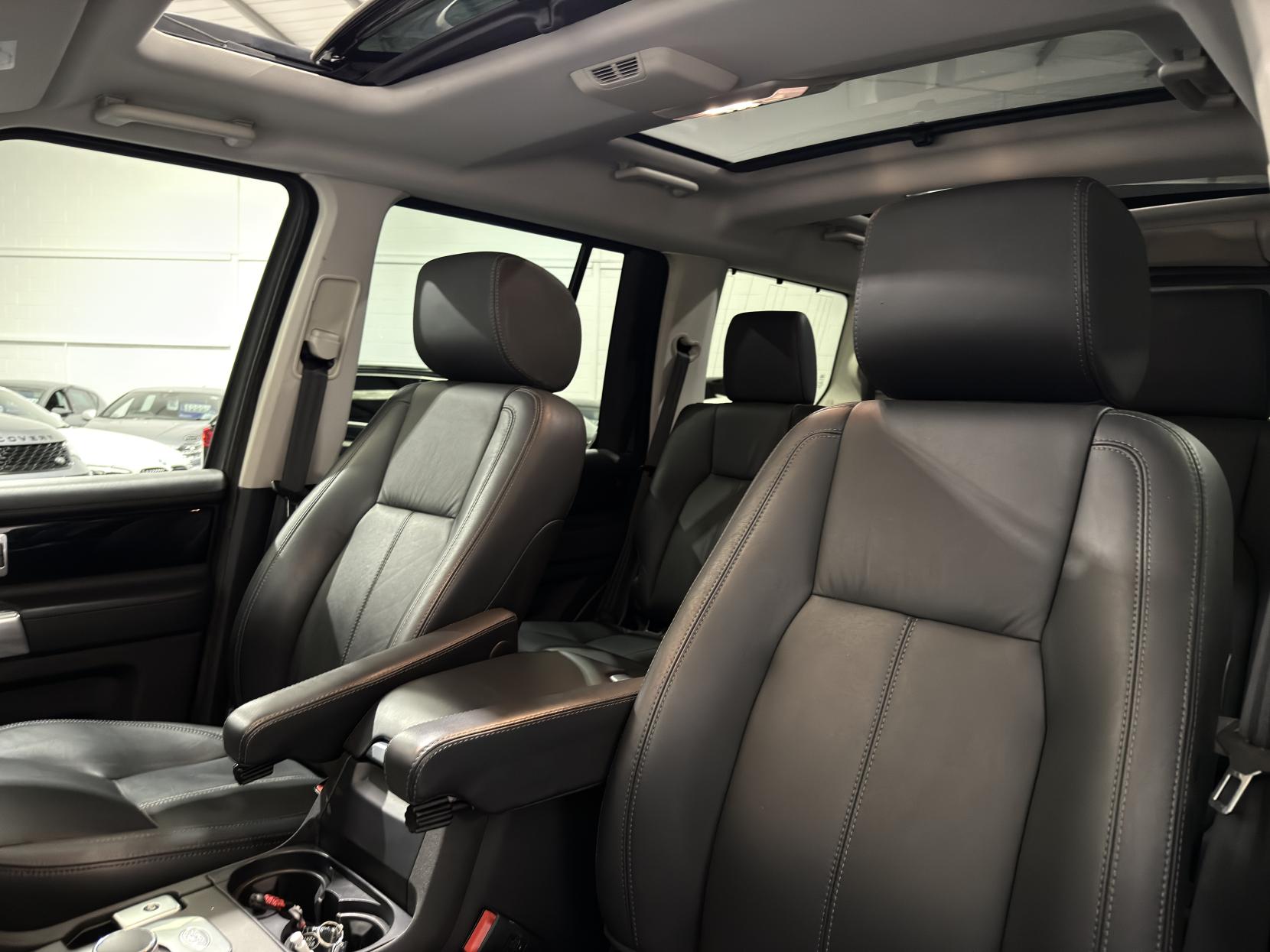Land Rover Discovery 4 3.0 SD V6 HSE Luxury SUV 5dr Diesel Auto 4WD Euro 6 (s/s) (256 bhp)