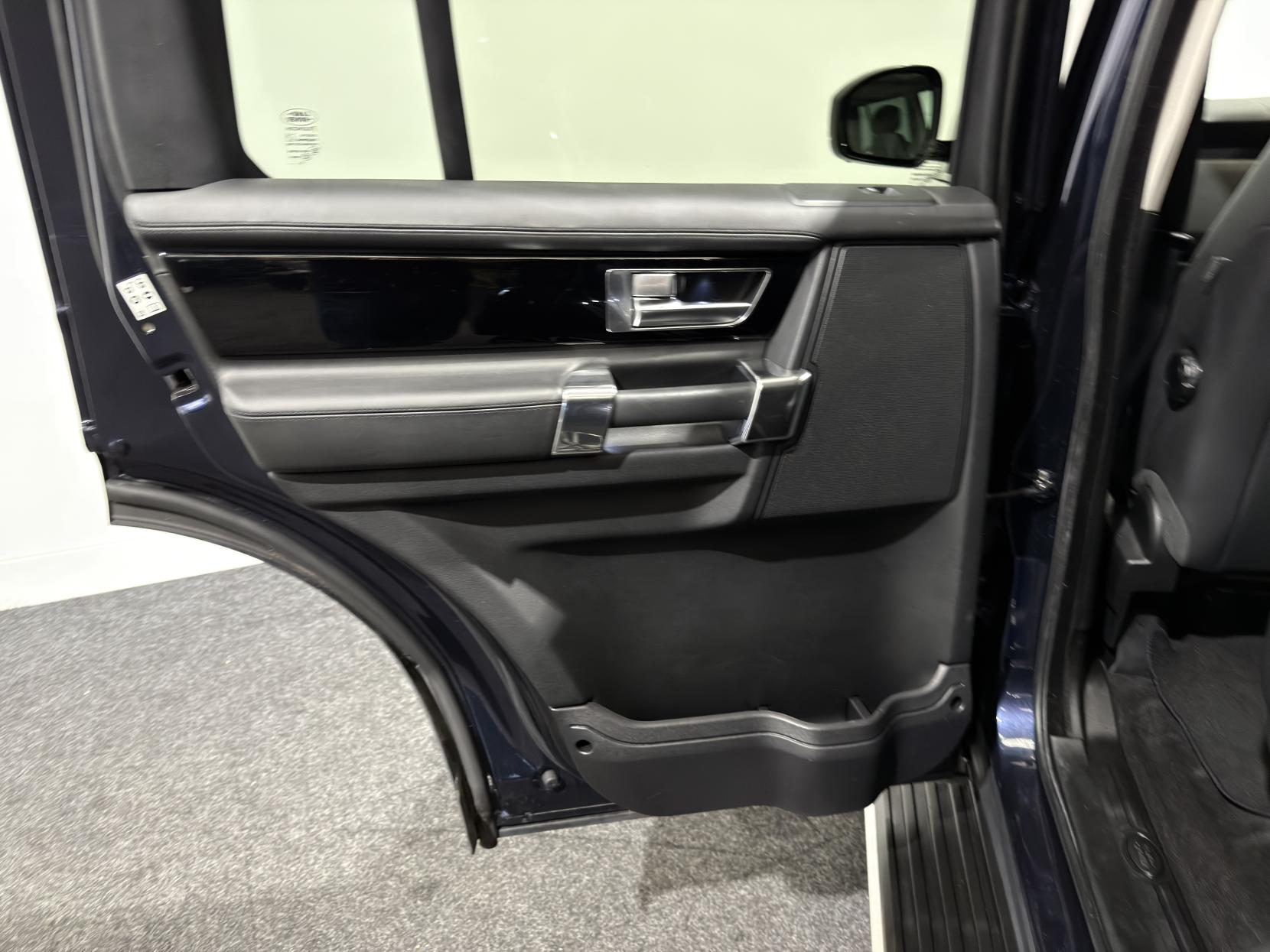 Land Rover Discovery 4 3.0 SD V6 HSE Luxury SUV 5dr Diesel Auto 4WD Euro 6 (s/s) (256 bhp)