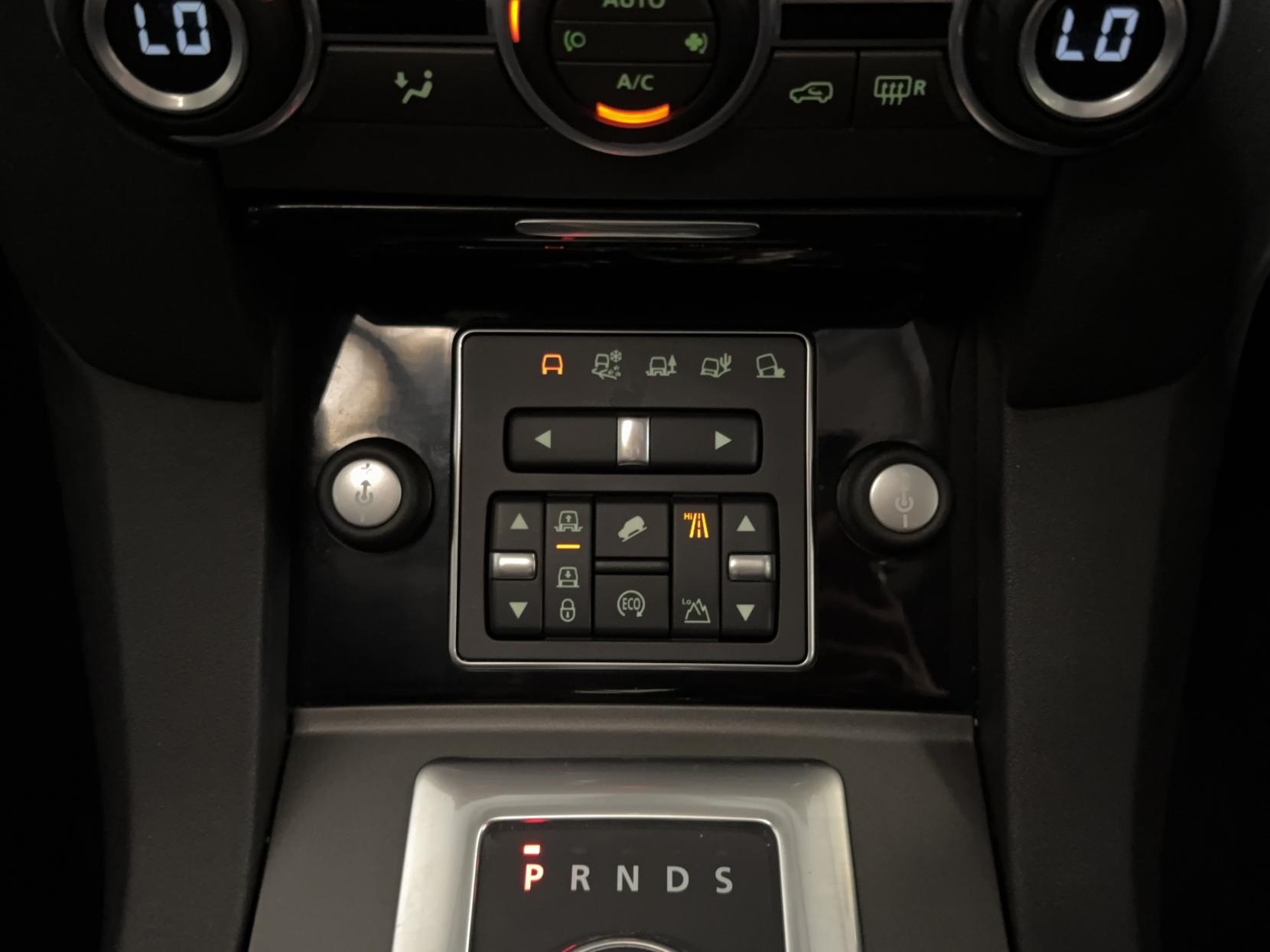 Land Rover Discovery 4 3.0 SD V6 HSE Luxury SUV 5dr Diesel Auto 4WD Euro 6 (s/s) (256 bhp)