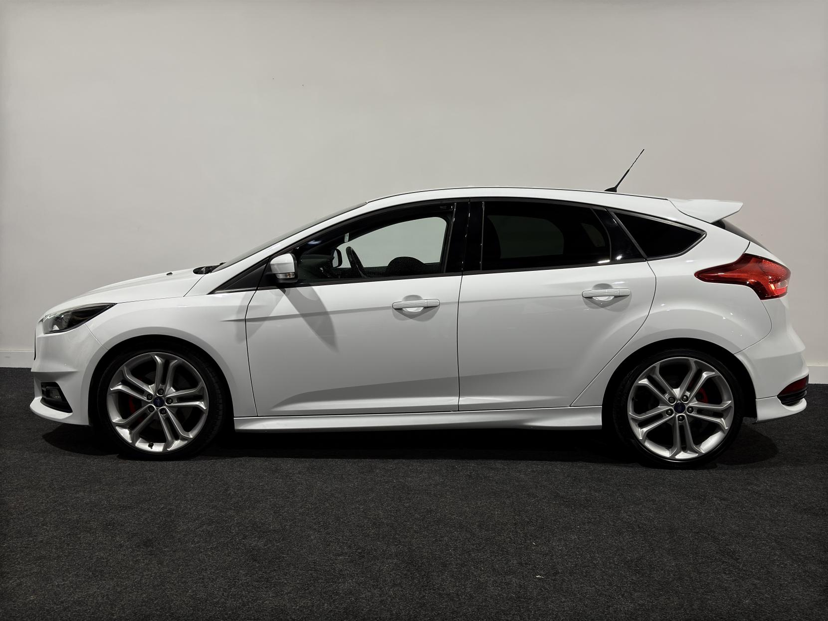 Ford Focus 2.0 TDCi ST-2 Hatchback 5dr Diesel Manual Euro 6 (s/s) (185 ps)