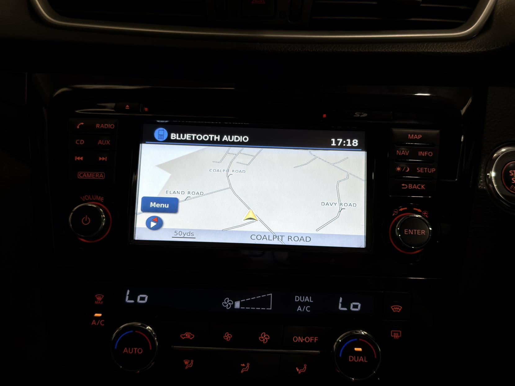 Nissan Qashqai 1.6 dCi Tekna SUV 5dr Diesel Manual 2WD Euro 5 (s/s) (130 ps)