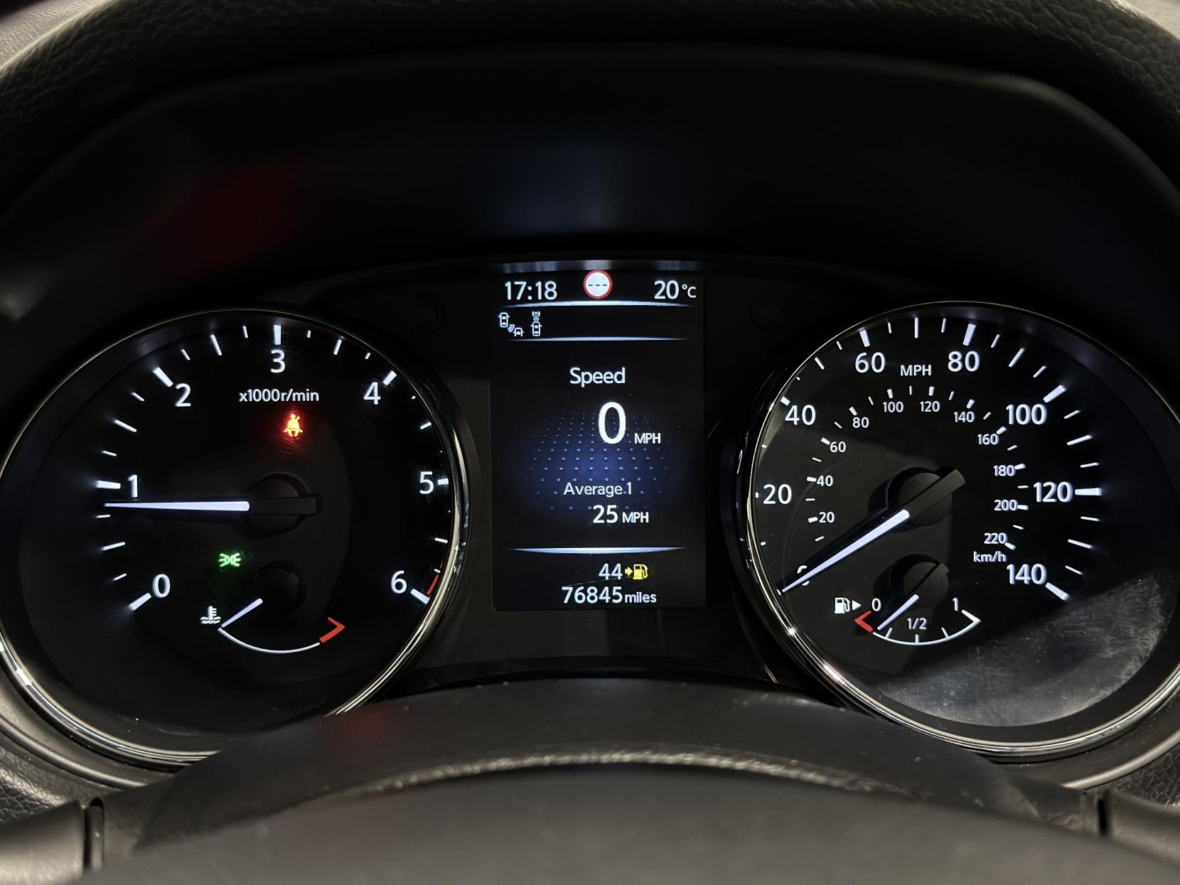 Nissan Qashqai 1.6 dCi Tekna SUV 5dr Diesel Manual 2WD Euro 5 (s/s) (130 ps)