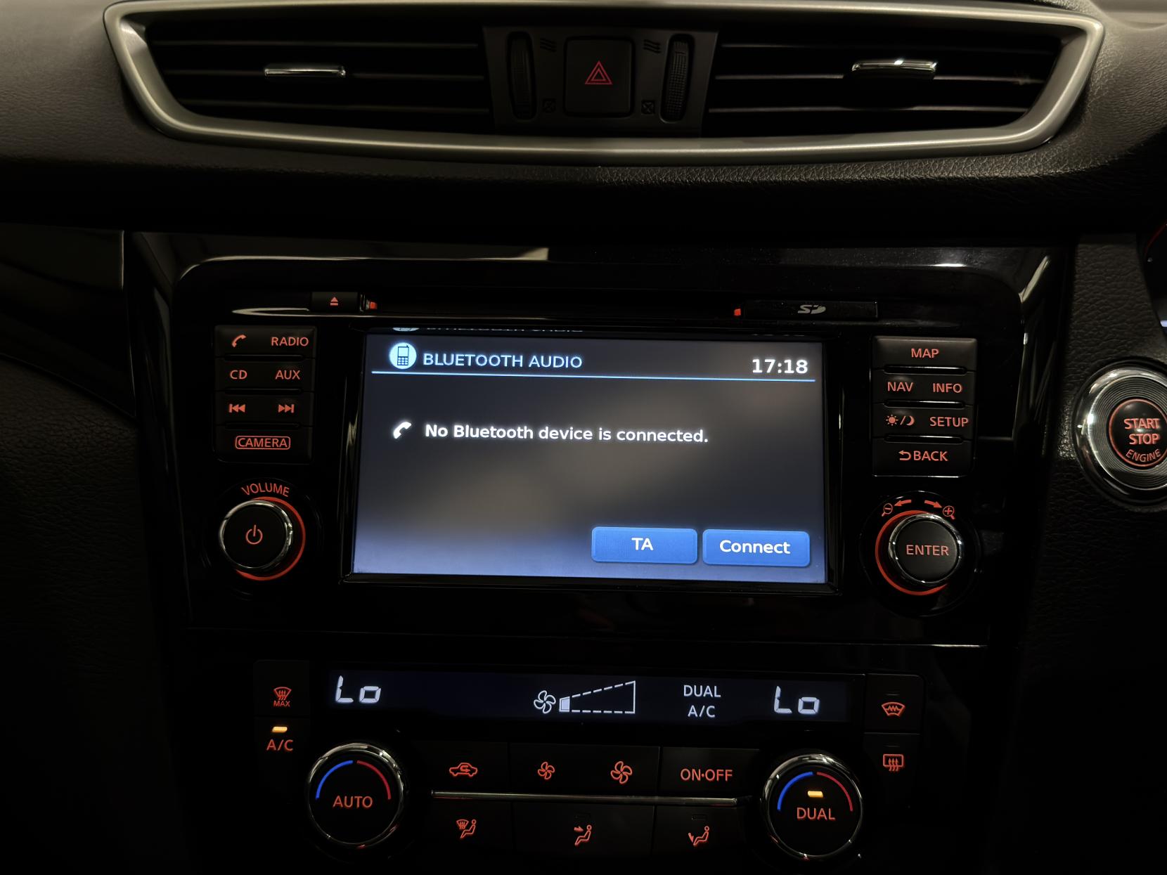 Nissan Qashqai 1.6 dCi Tekna SUV 5dr Diesel Manual 2WD Euro 5 (s/s) (130 ps)