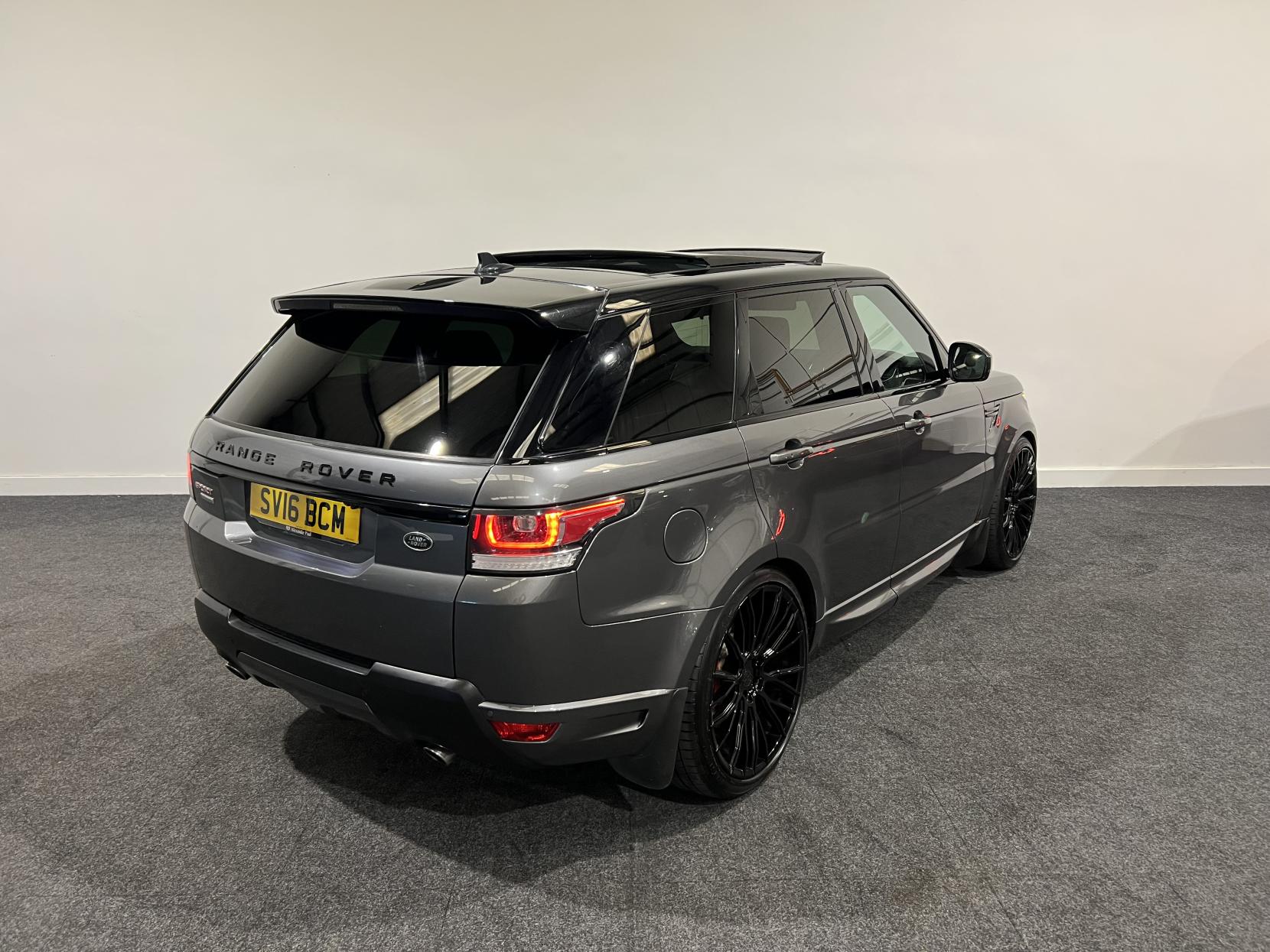 Land Rover Range Rover Sport 3.0 SD V6 Autobiography Dynamic SUV 5dr Diesel Auto 4WD Euro 6 (s/s) (306 ps)