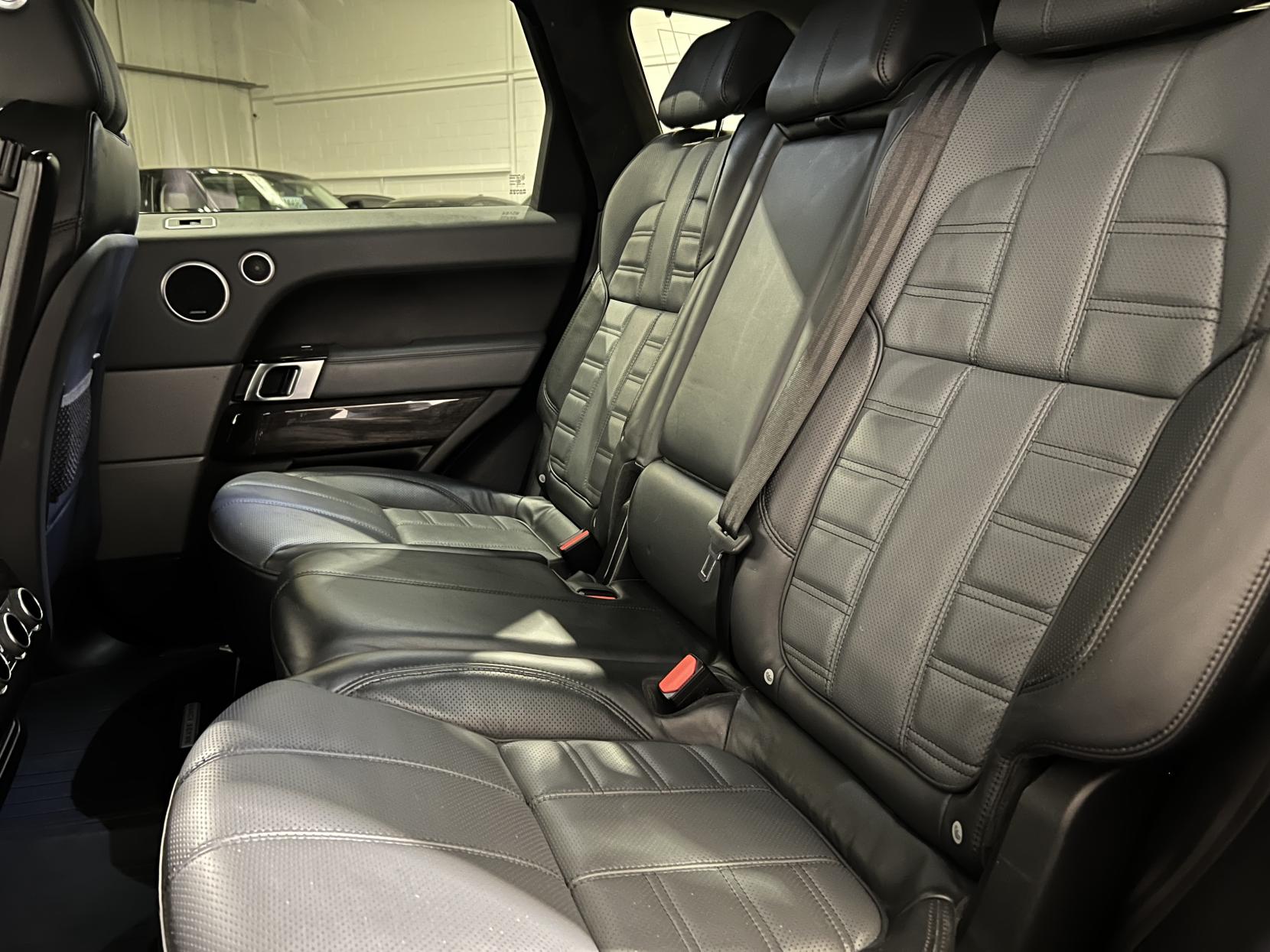 Land Rover Range Rover Sport 3.0 SD V6 Autobiography Dynamic SUV 5dr Diesel Auto 4WD Euro 6 (s/s) (306 ps)