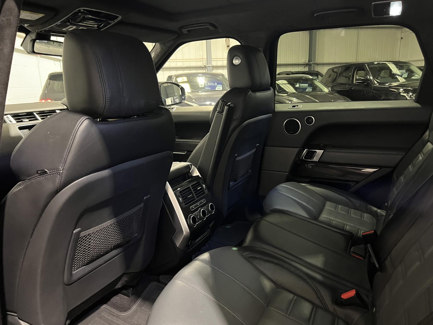 Land Rover Range Rover Sport 3.0 SD V6 Autobiography Dynamic SUV 5dr Diesel Auto 4WD Euro 6 (s/s) (306 ps)