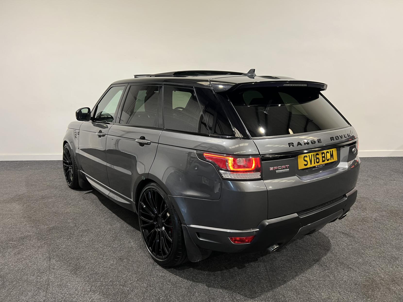 Land Rover Range Rover Sport 3.0 SD V6 Autobiography Dynamic SUV 5dr Diesel Auto 4WD Euro 6 (s/s) (306 ps)
