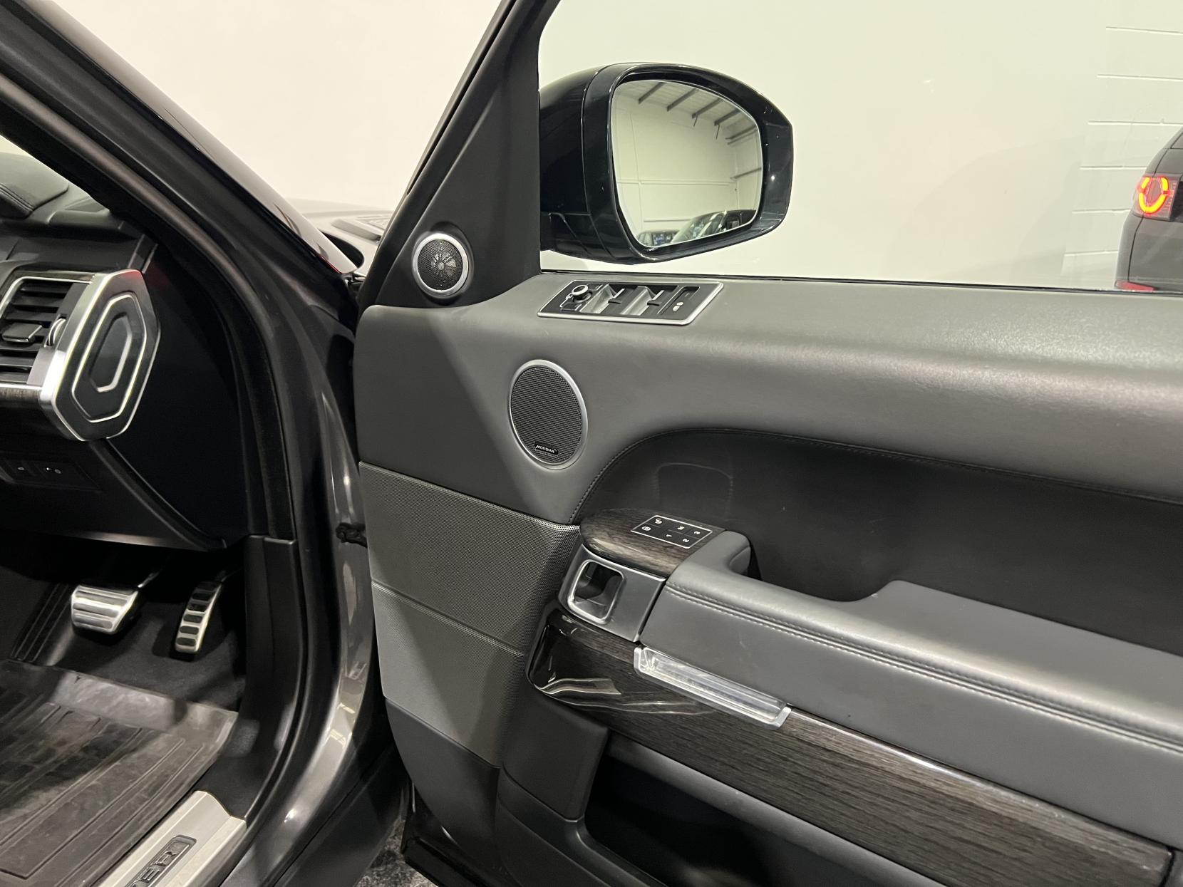 Land Rover Range Rover Sport 3.0 SD V6 Autobiography Dynamic SUV 5dr Diesel Auto 4WD Euro 6 (s/s) (306 ps)