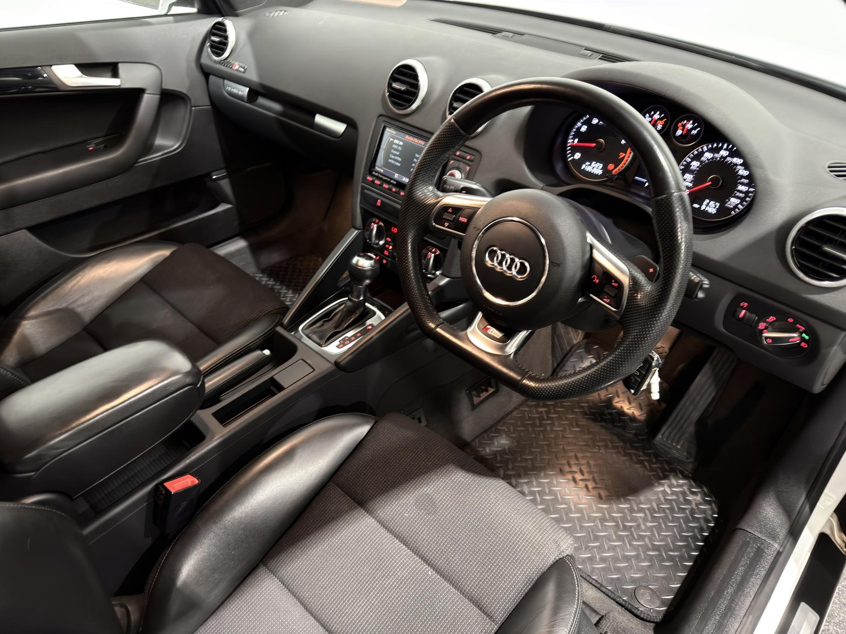 Audi A3 2.0 TFSI Black Edition Sportback 5dr Petrol S Tronic quattro Euro 5 (200 ps)