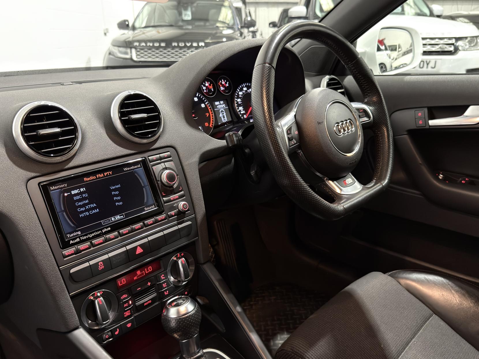 Audi A3 2.0 TFSI Black Edition Sportback 5dr Petrol S Tronic quattro Euro 5 (200 ps)