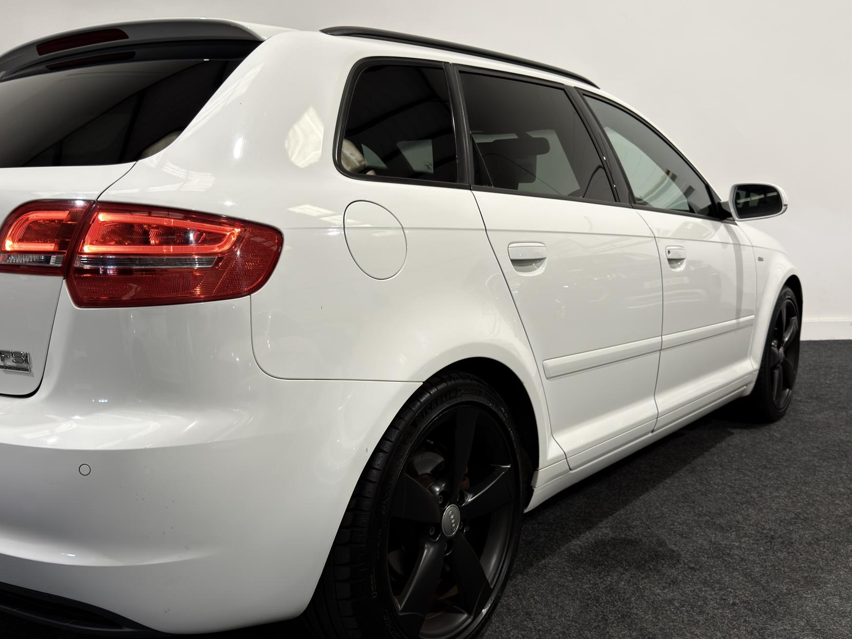 Audi A3 2.0 TFSI Black Edition Sportback 5dr Petrol S Tronic quattro Euro 5 (200 ps)