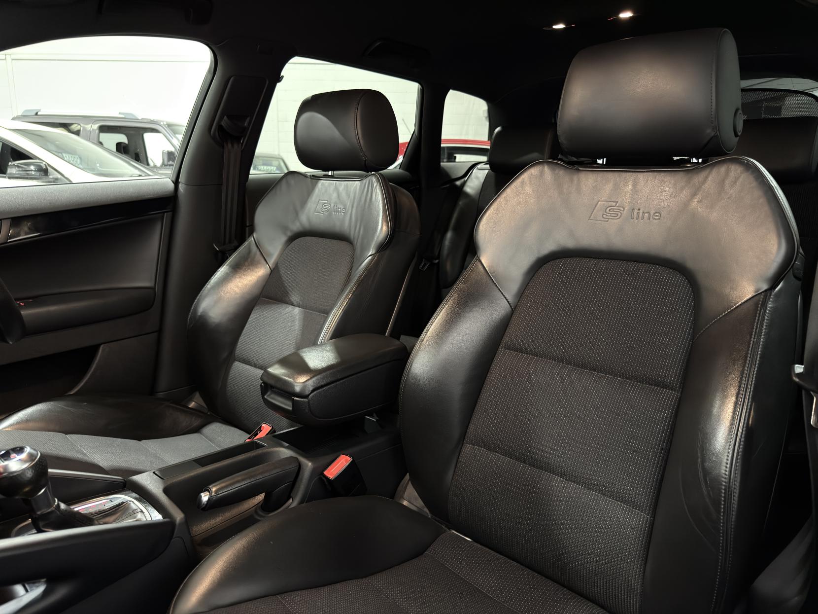 Audi A3 2.0 TFSI Black Edition Sportback 5dr Petrol S Tronic quattro Euro 5 (200 ps)