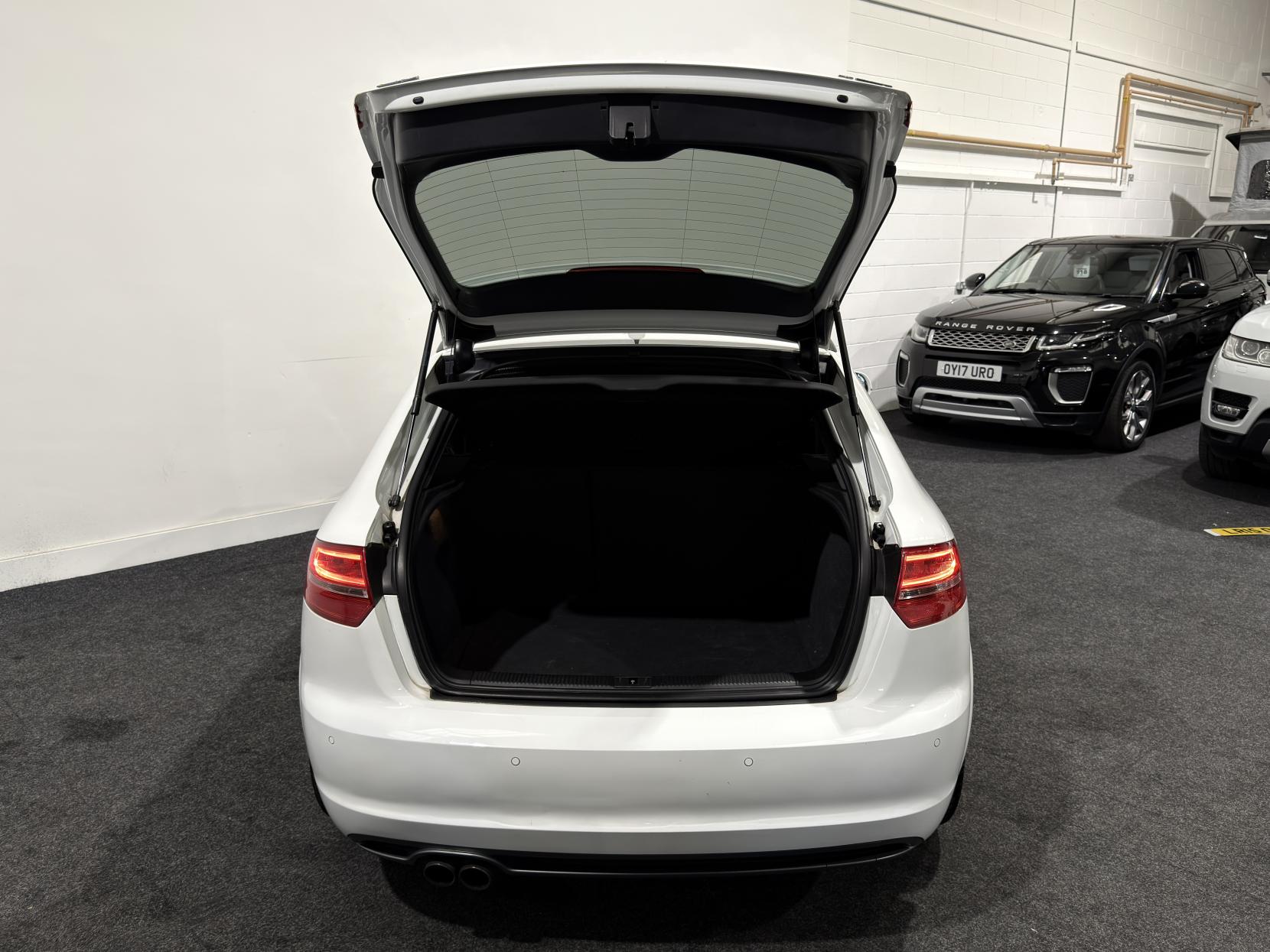 Audi A3 2.0 TFSI Black Edition Sportback 5dr Petrol S Tronic quattro Euro 5 (200 ps)