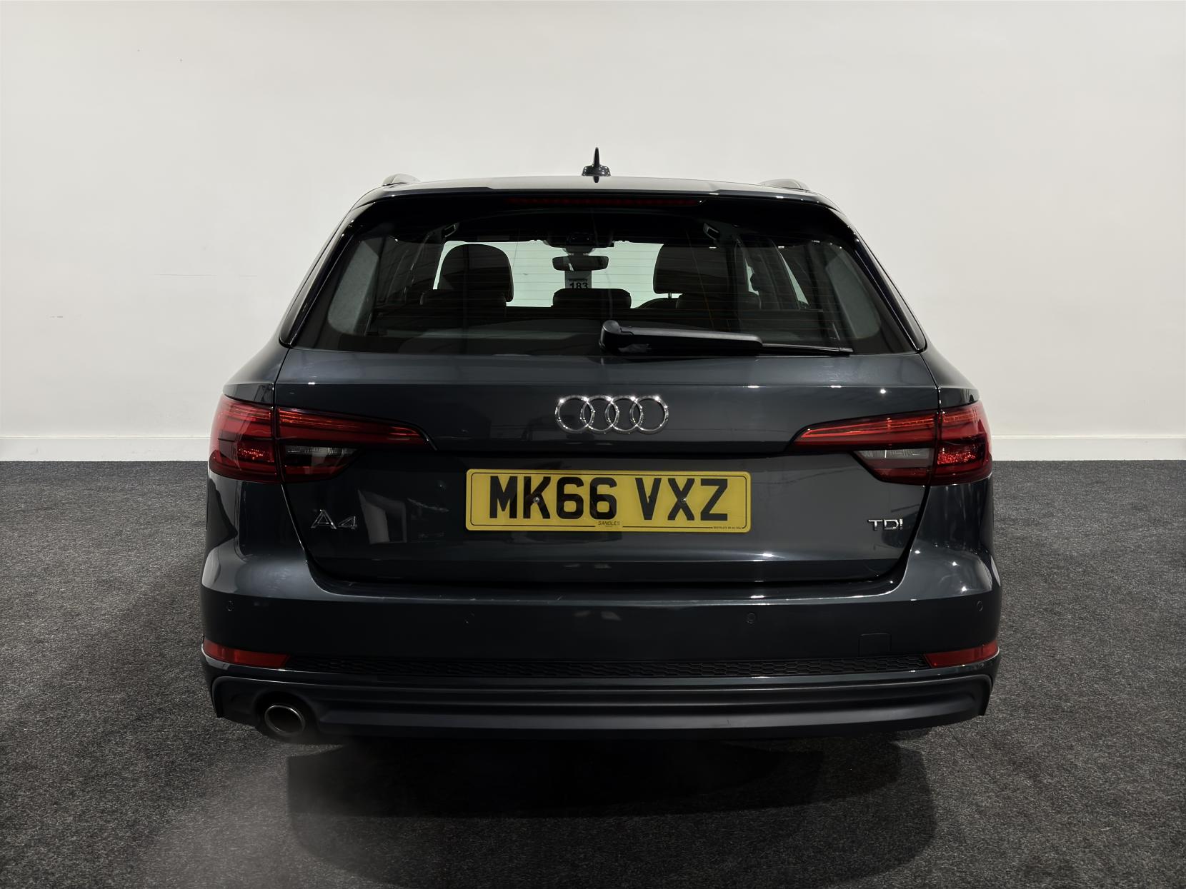 Audi A4 Avant 2.0 TDI S line Estate 5dr Diesel Manual Euro 6 (s/s) (150 ps)