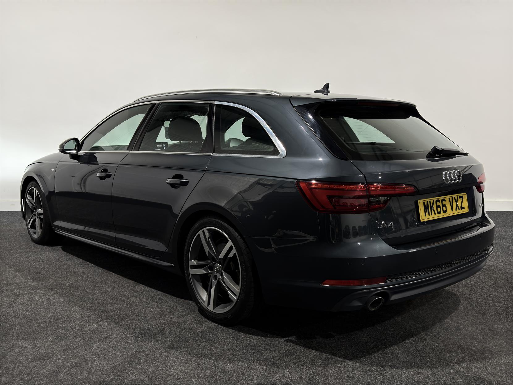 Audi A4 Avant 2.0 TDI S line Estate 5dr Diesel Manual Euro 6 (s/s) (150 ps)