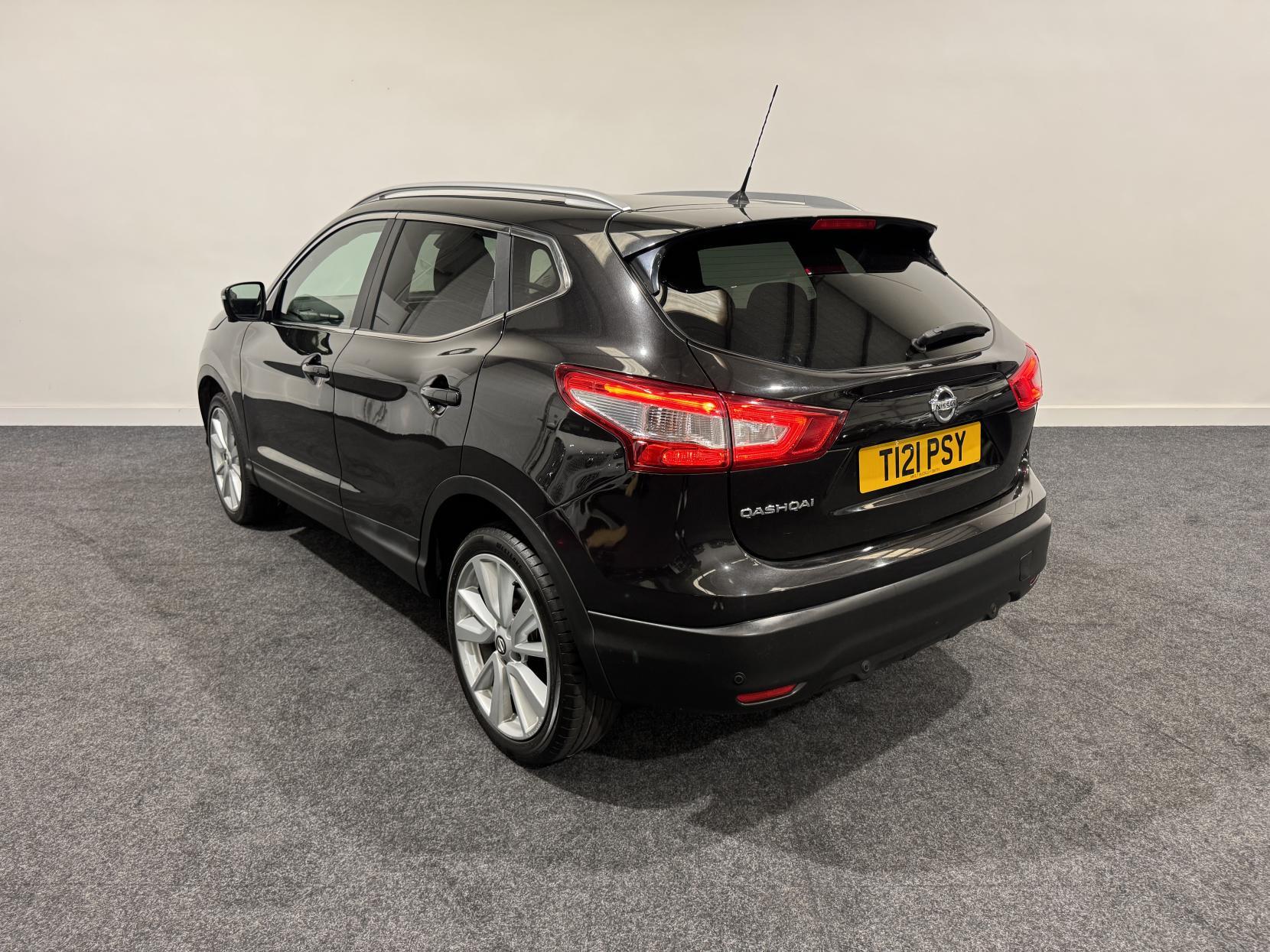 Nissan Qashqai 1.6 dCi Tekna SUV 5dr Diesel XTRON 2WD Euro 5 (s/s) (130 ps)