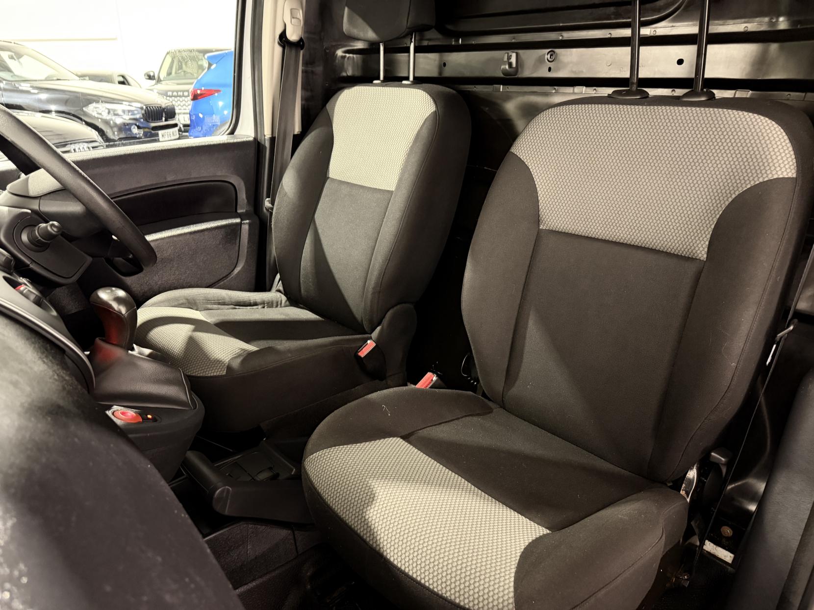 Renault Kangoo ZE 33kWh Business Panel Van 5dr Electric Auto MWB (i) (60 ps)