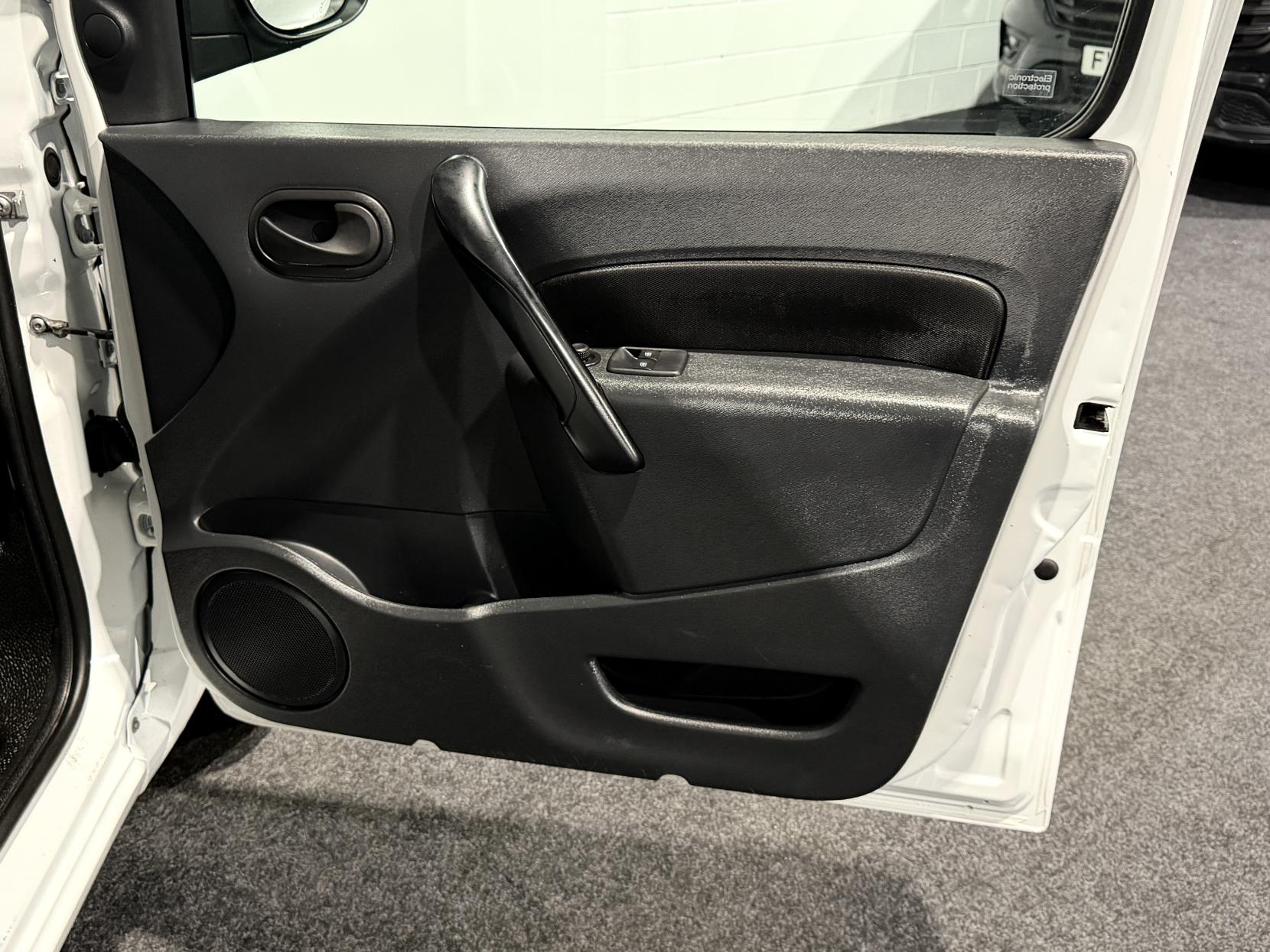 Renault Kangoo ZE 33kWh Business Panel Van 5dr Electric Auto MWB (i) (60 ps)